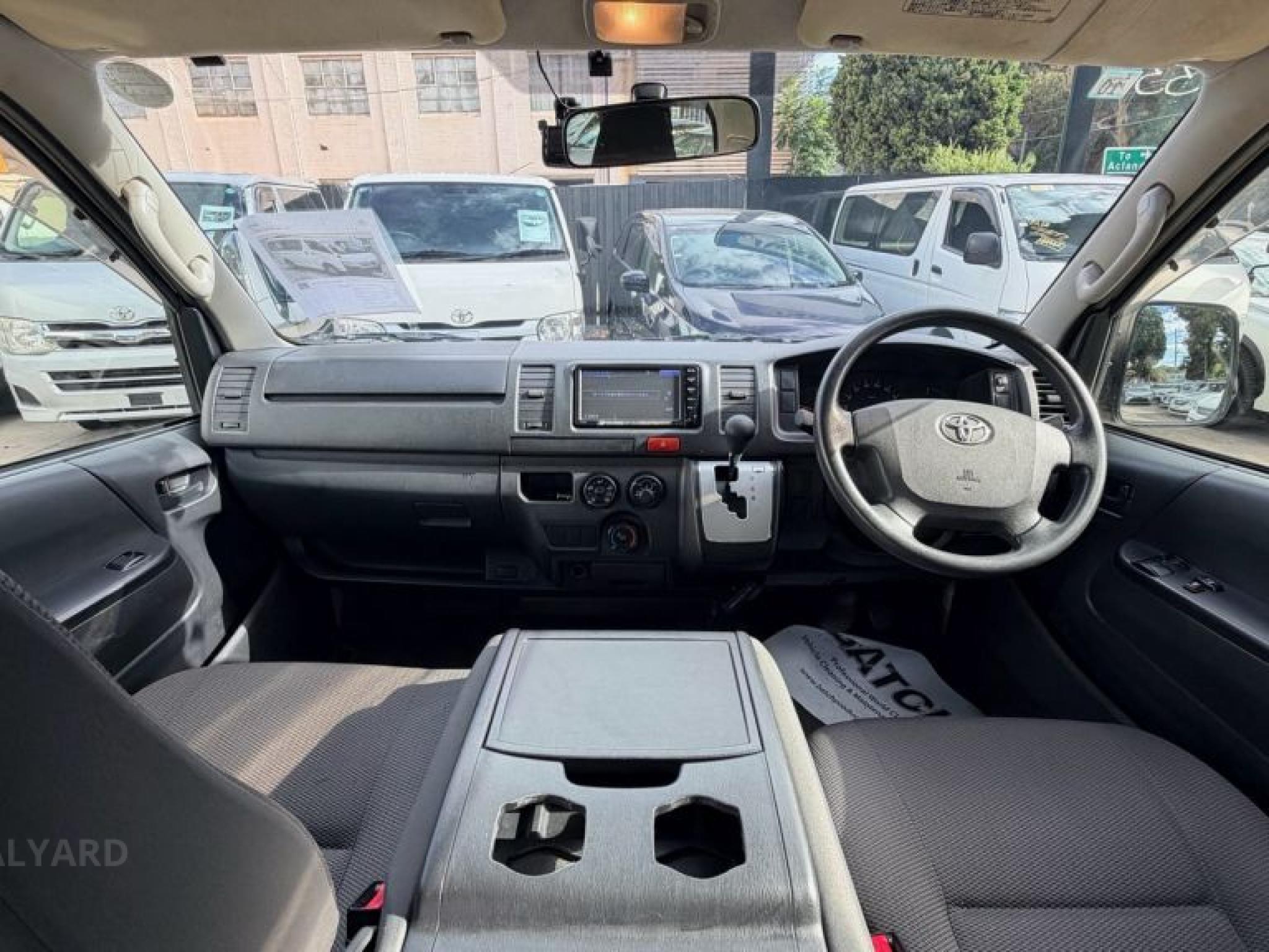 TOYOTA HIACE VAN