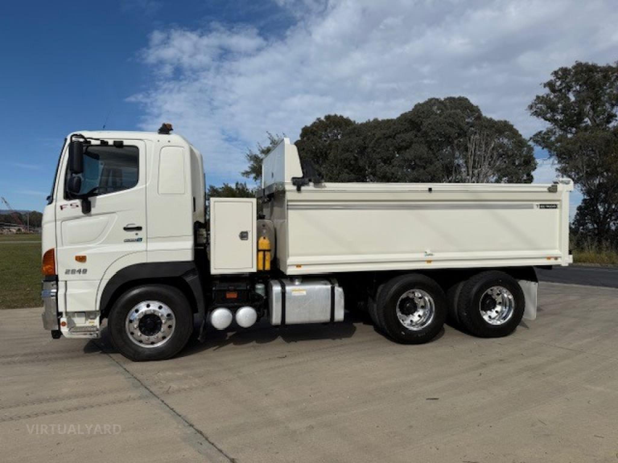 HINO FS 700 2848 TIPPER