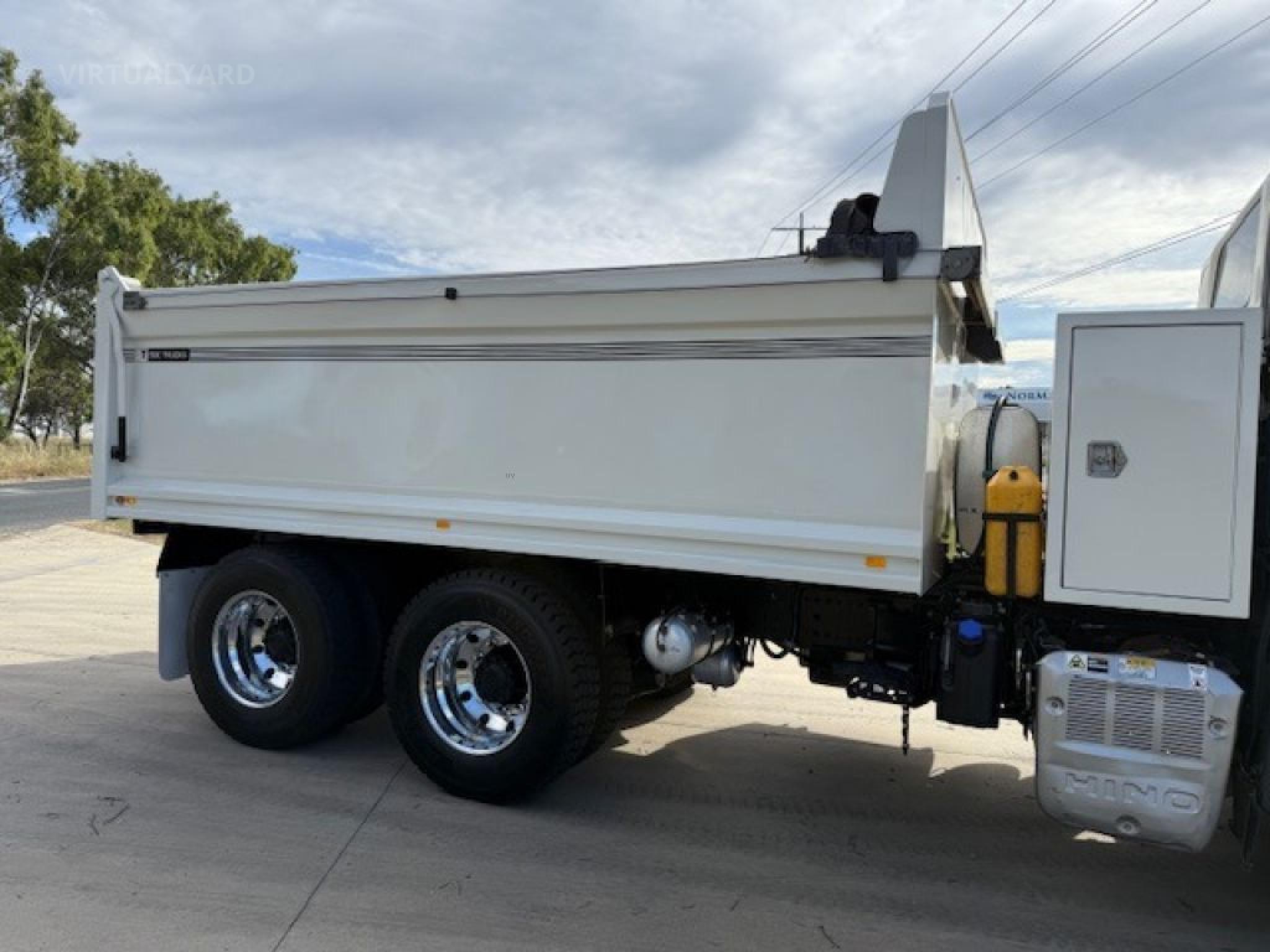 HINO FS 700 2848 TIPPER