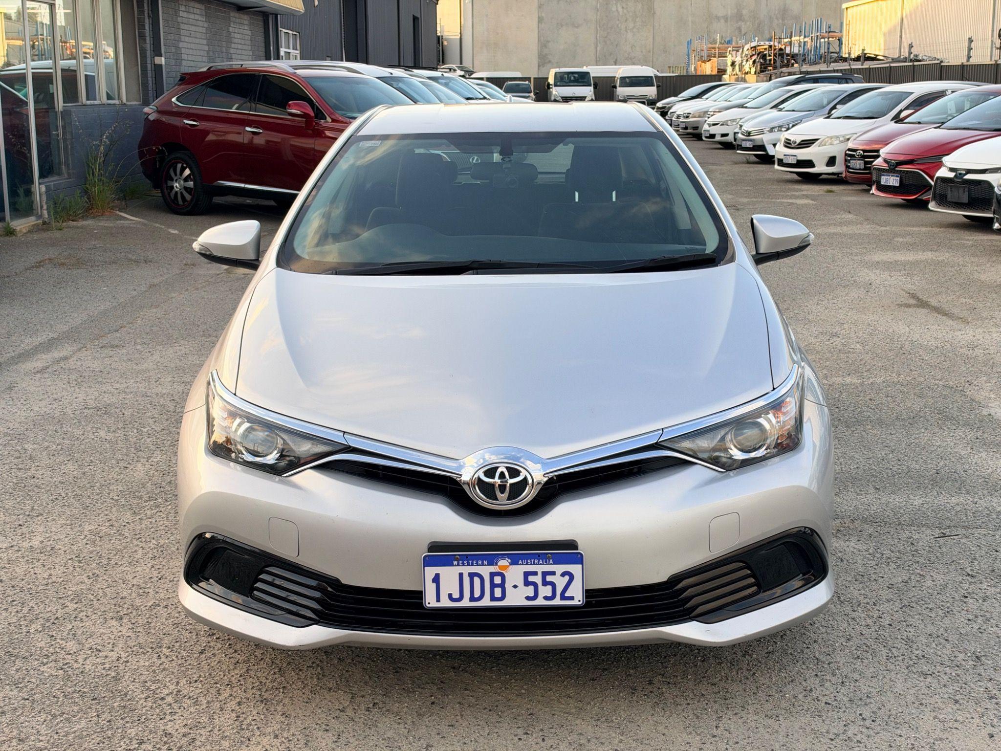 TOYOTA COROLLA