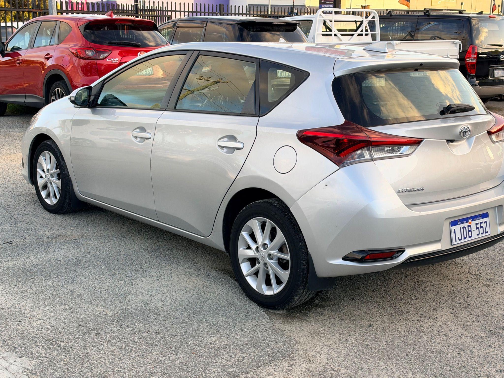 TOYOTA COROLLA