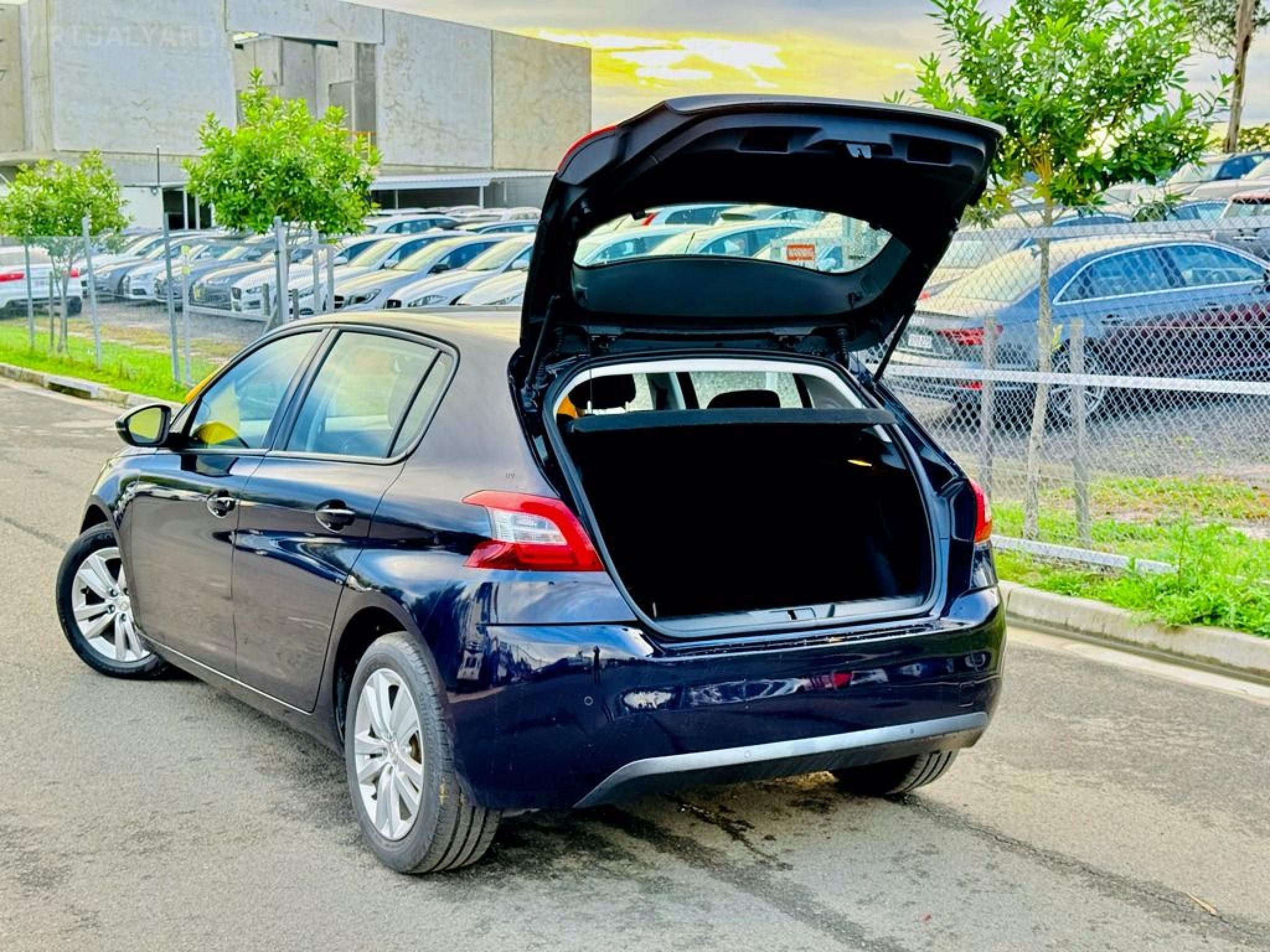 PEUGEOT 308