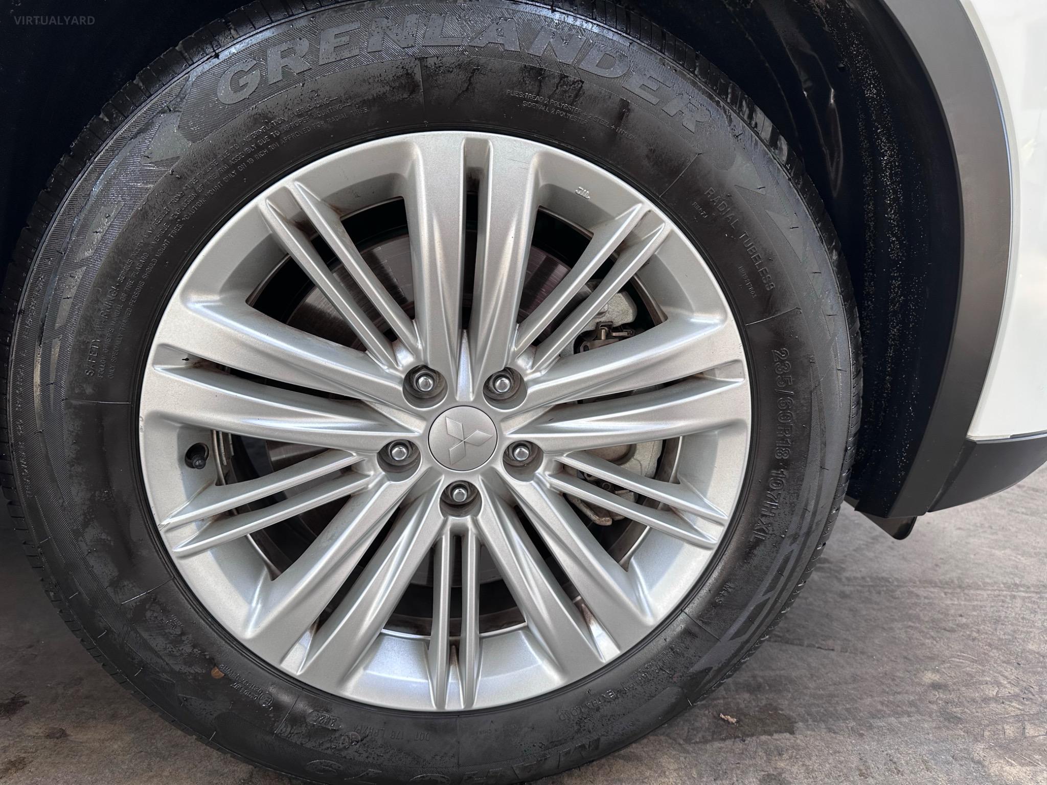 MITSUBISHI OUTLANDER