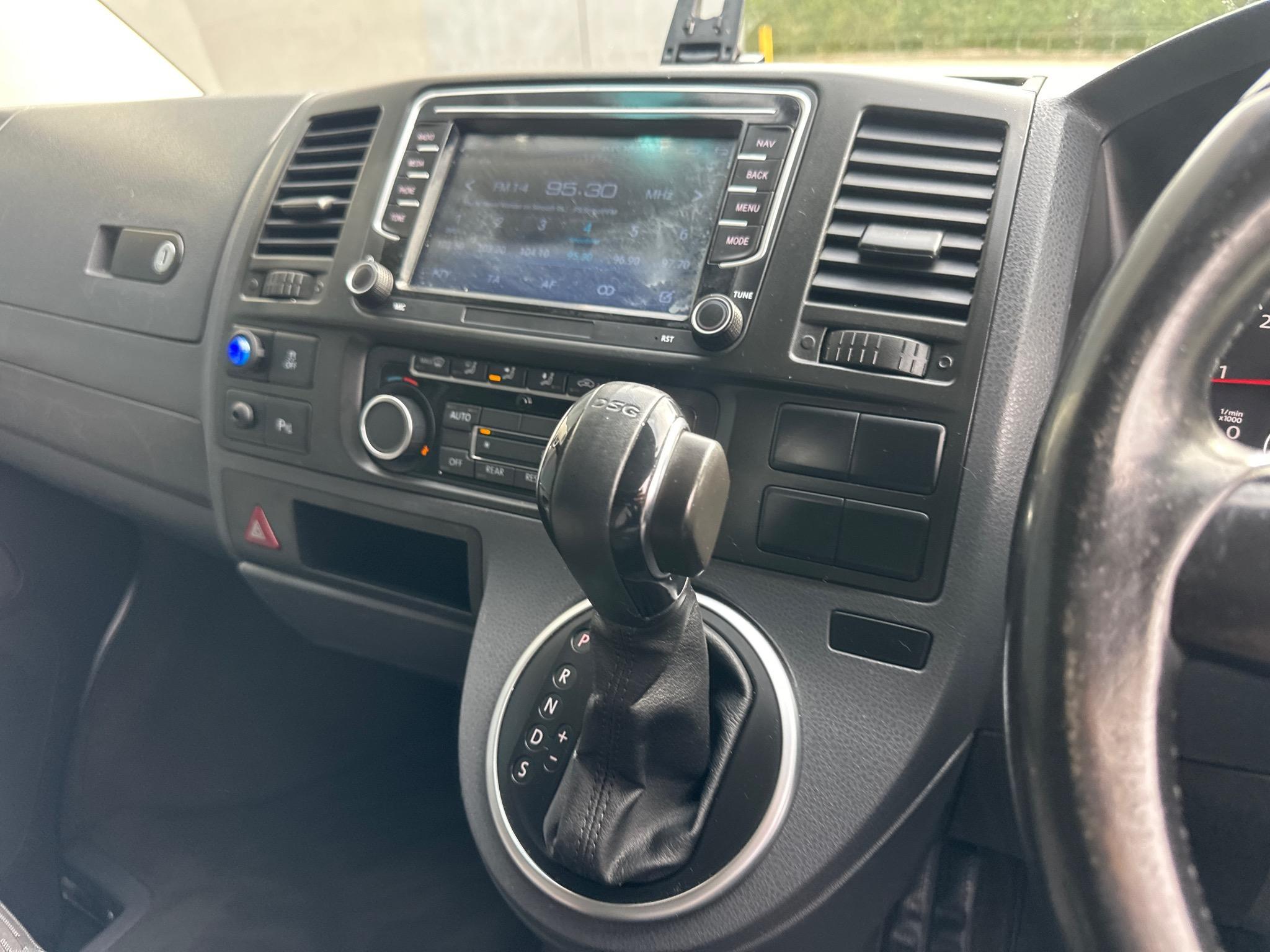 VOLKSWAGEN MULTIVAN T5 COMFORTLINE WAGON 7ST 4DR DSG 7SP 2.0DTT (132KW) [MY10] image 19