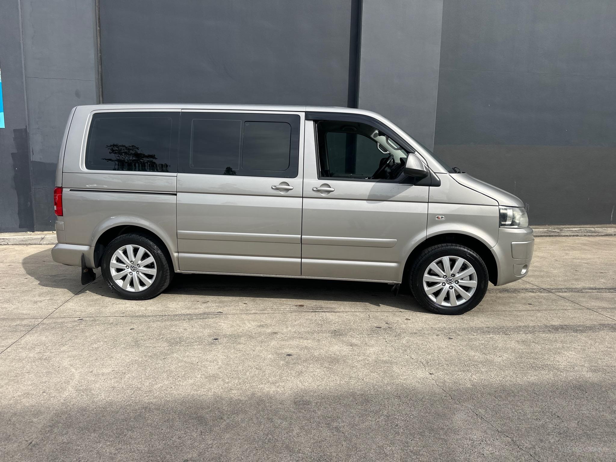 VOLKSWAGEN MULTIVAN T5 COMFORTLINE WAGON 7ST 4DR DSG 7SP 2.0DTT (132KW) [MY10] image 2