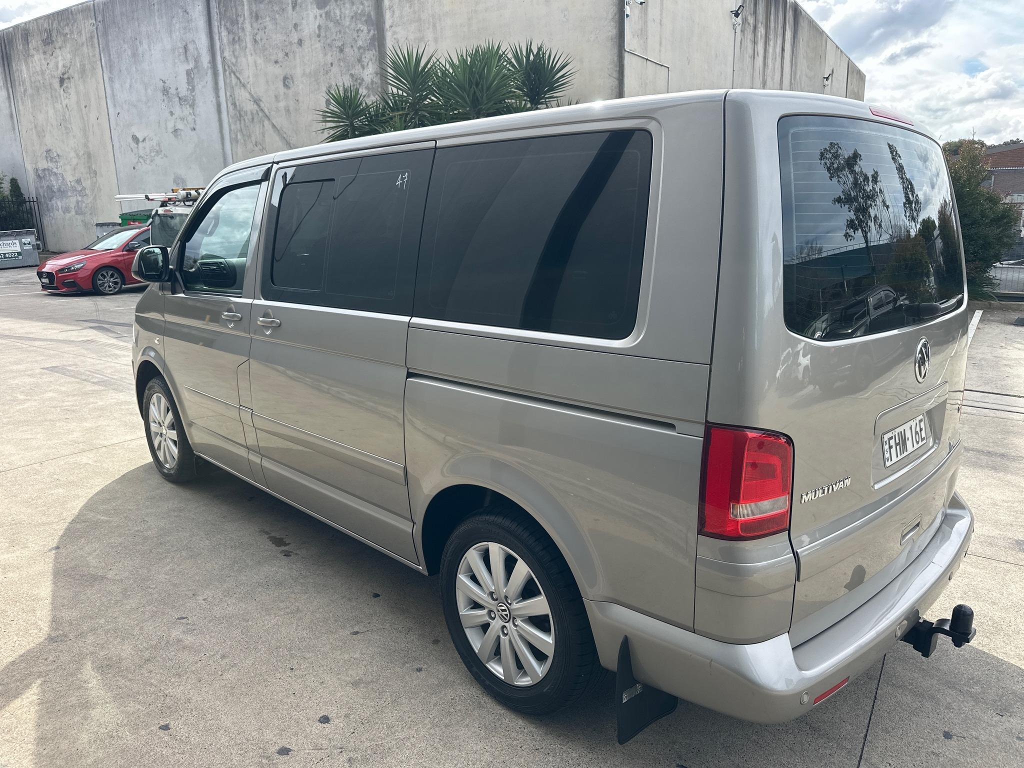 VOLKSWAGEN MULTIVAN T5 COMFORTLINE WAGON 7ST 4DR DSG 7SP 2.0DTT (132KW) [MY10] image 3