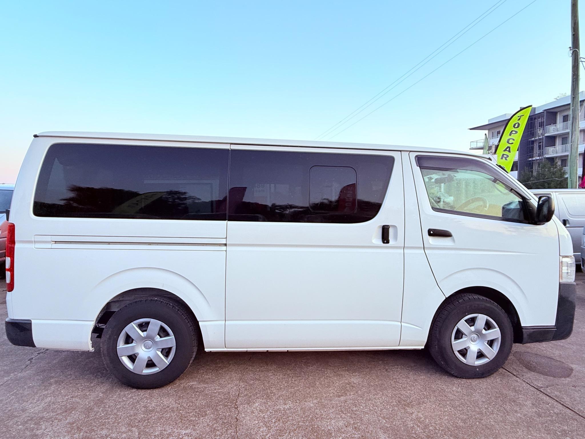 TOYOTA HIACE