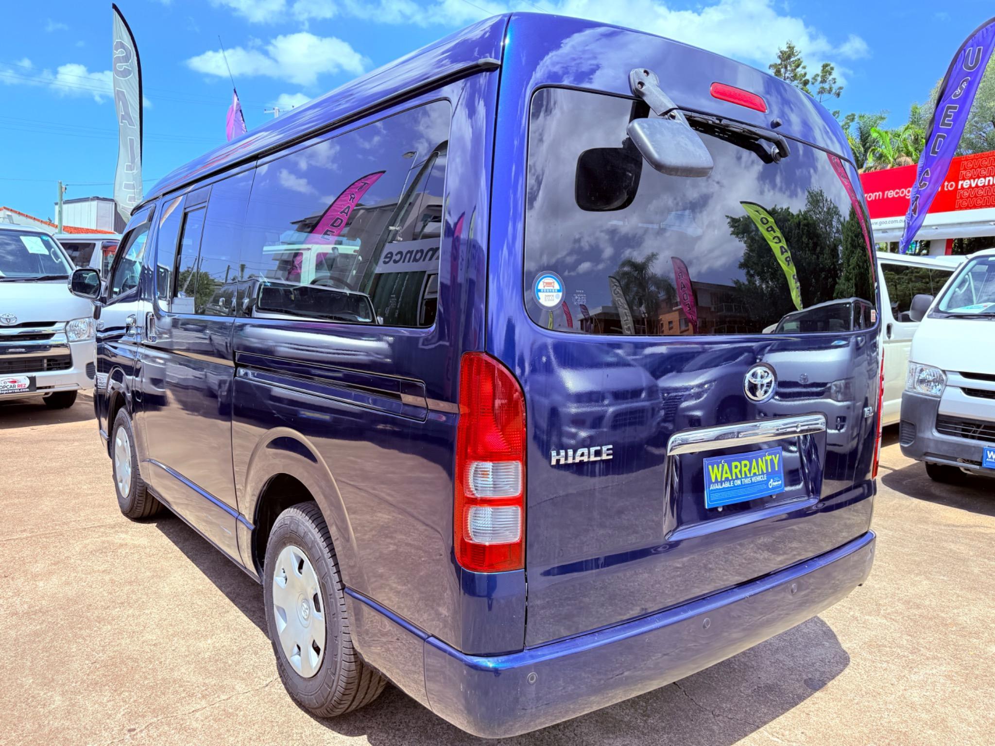TOYOTA HIACE