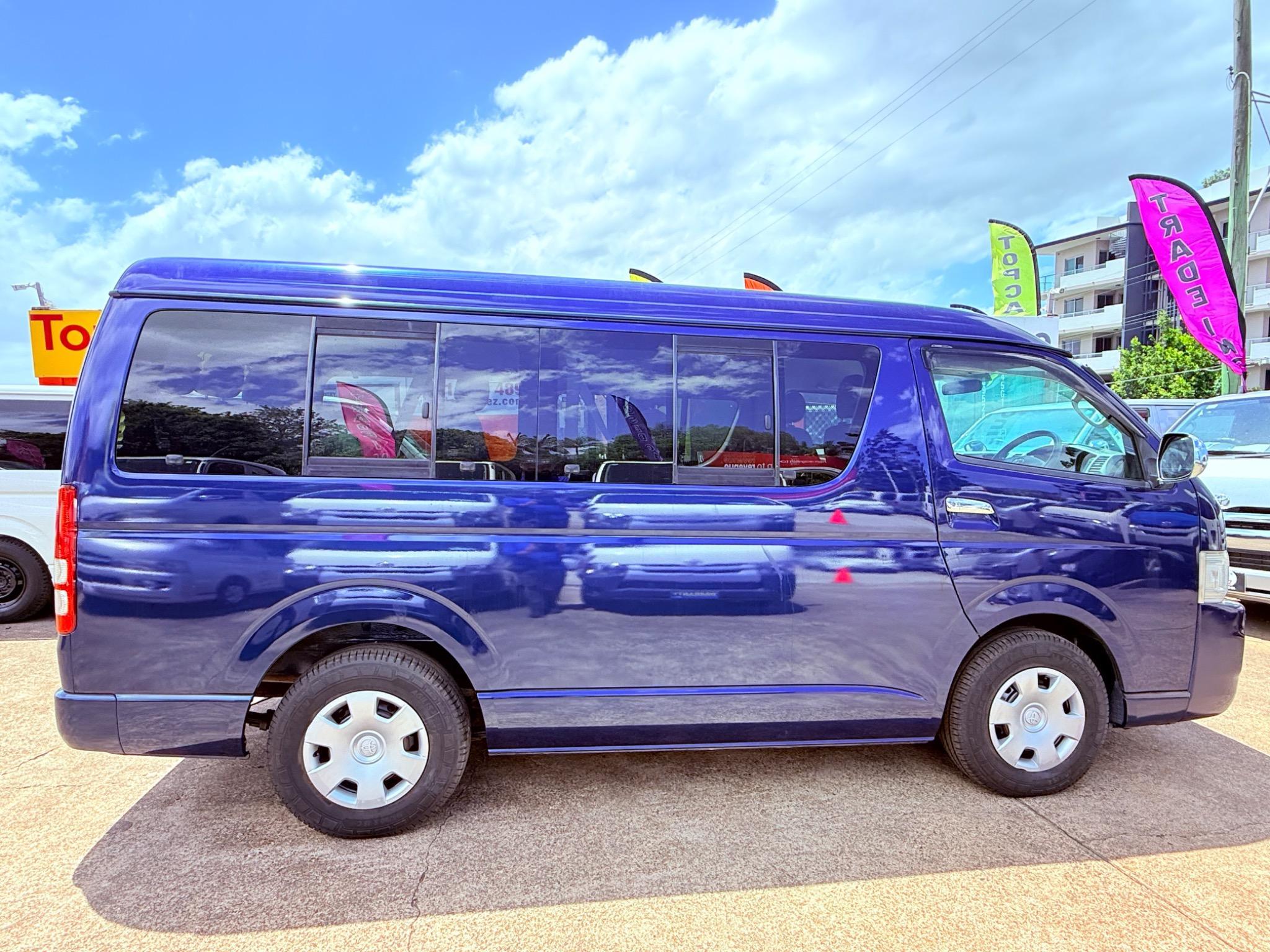TOYOTA HIACE