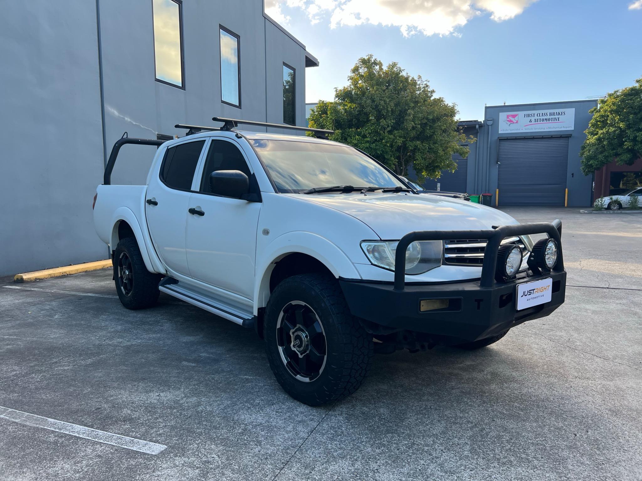 MITSUBISHI TRITON