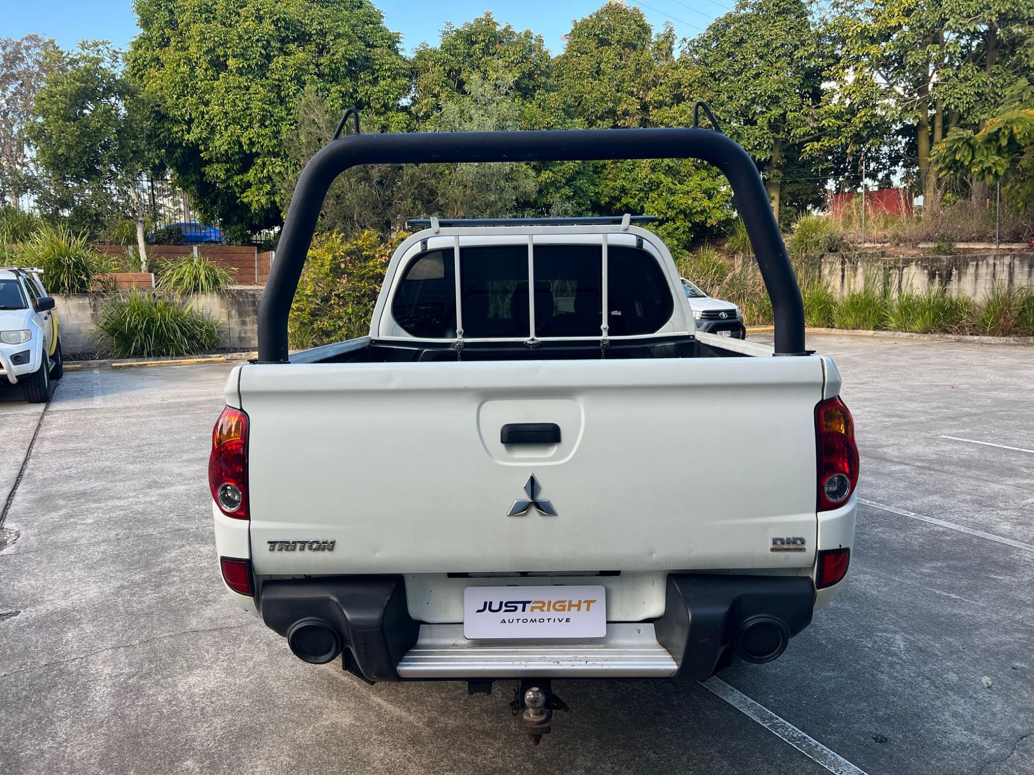 MITSUBISHI TRITON