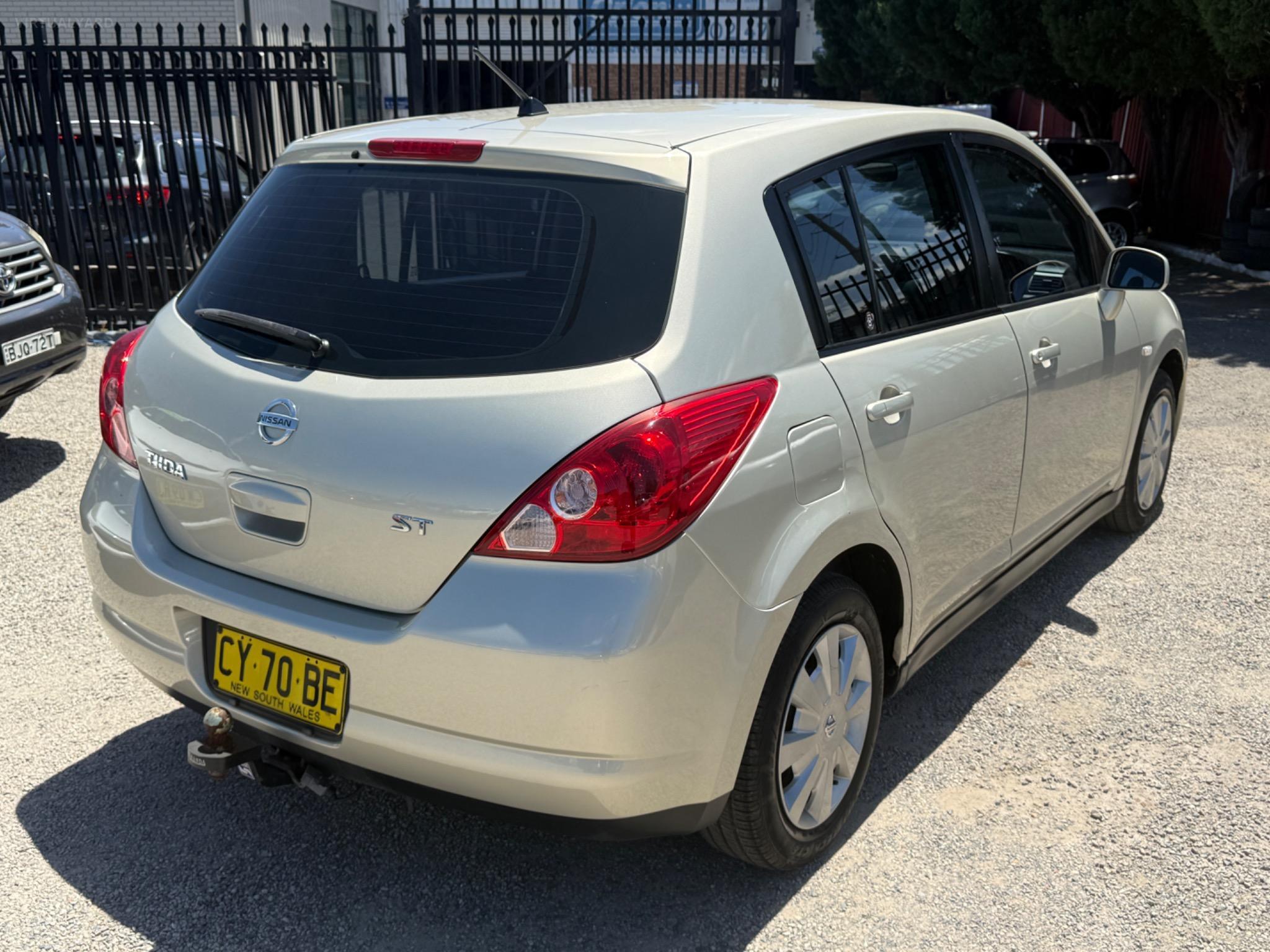 NISSAN TIIDA