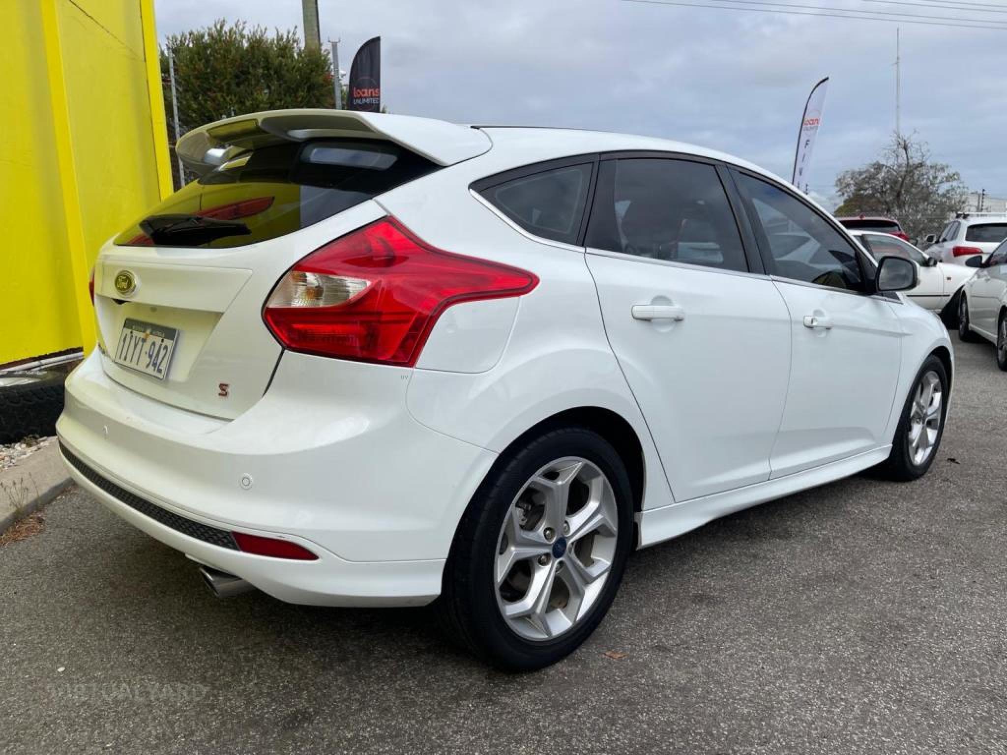 FORD FOCUS