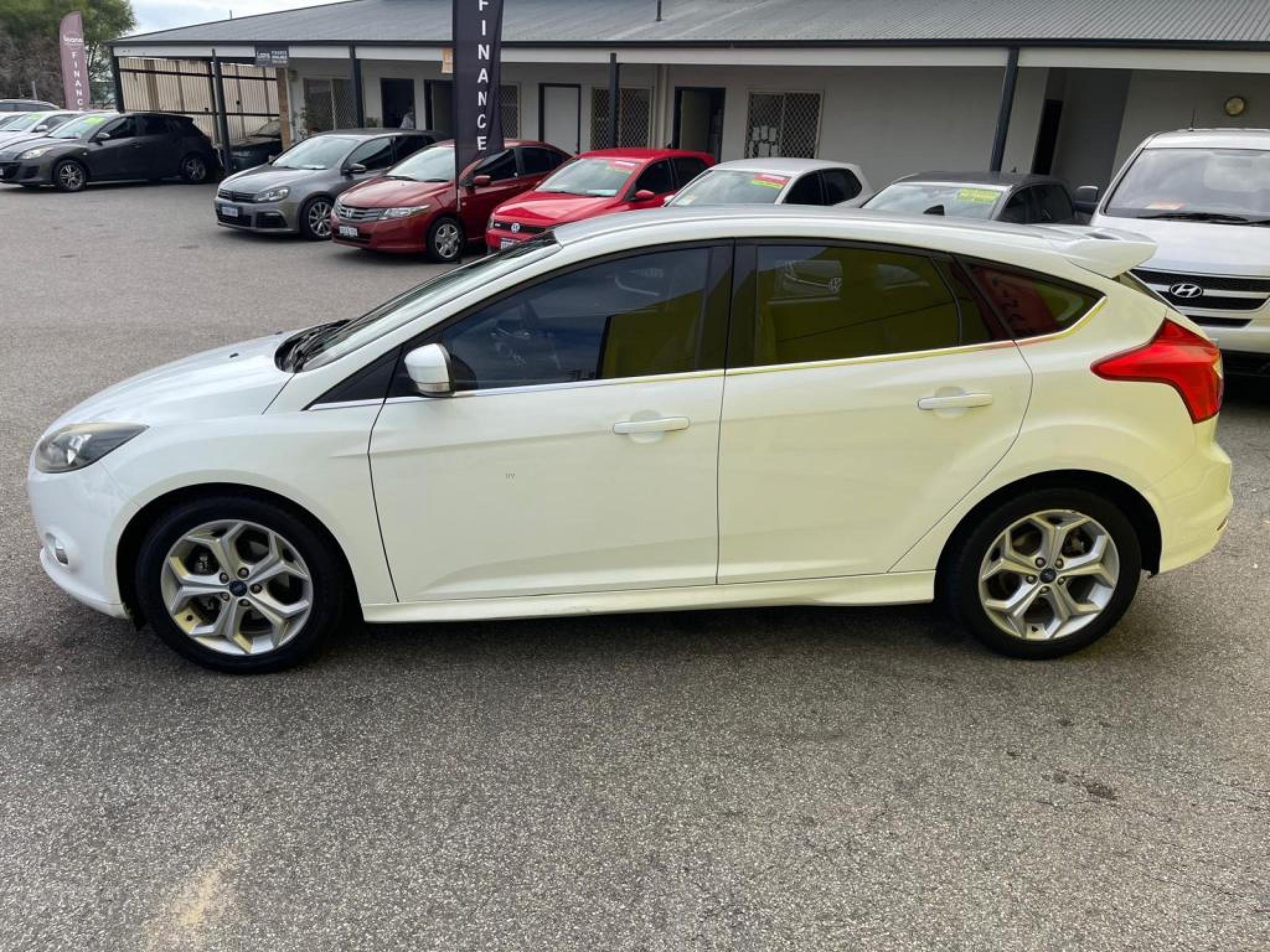 FORD FOCUS