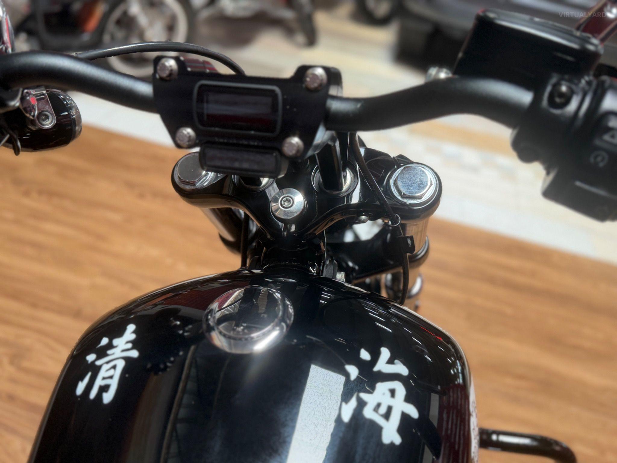 HARLEY DAVIDSON BREAKOUT ABS CUSTOM