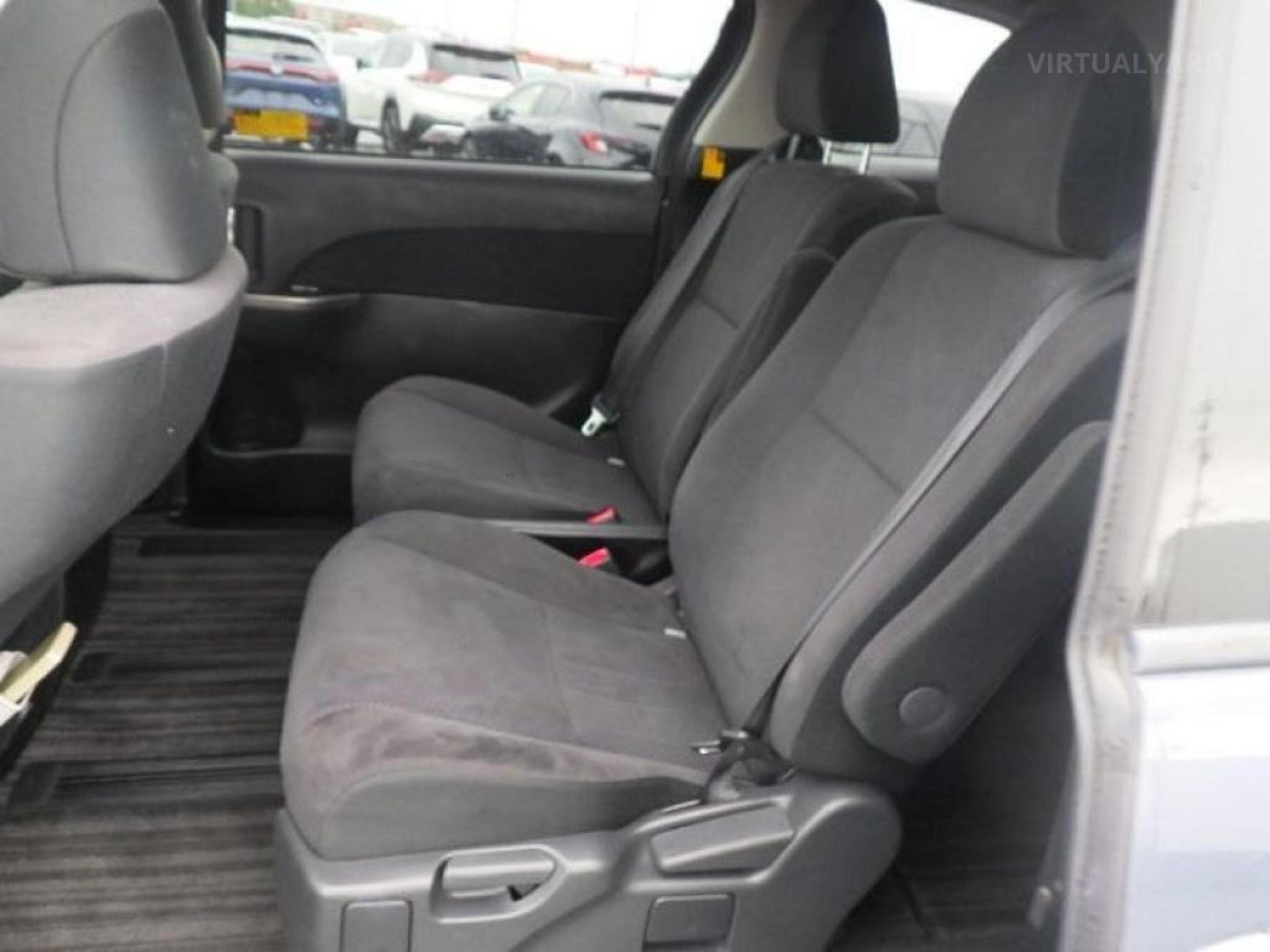 TOYOTA ESTIMA HYBRID 7 SEATER