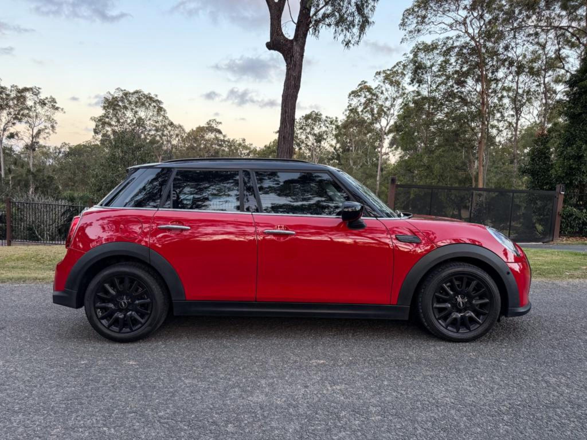 MINI 5D HATCH