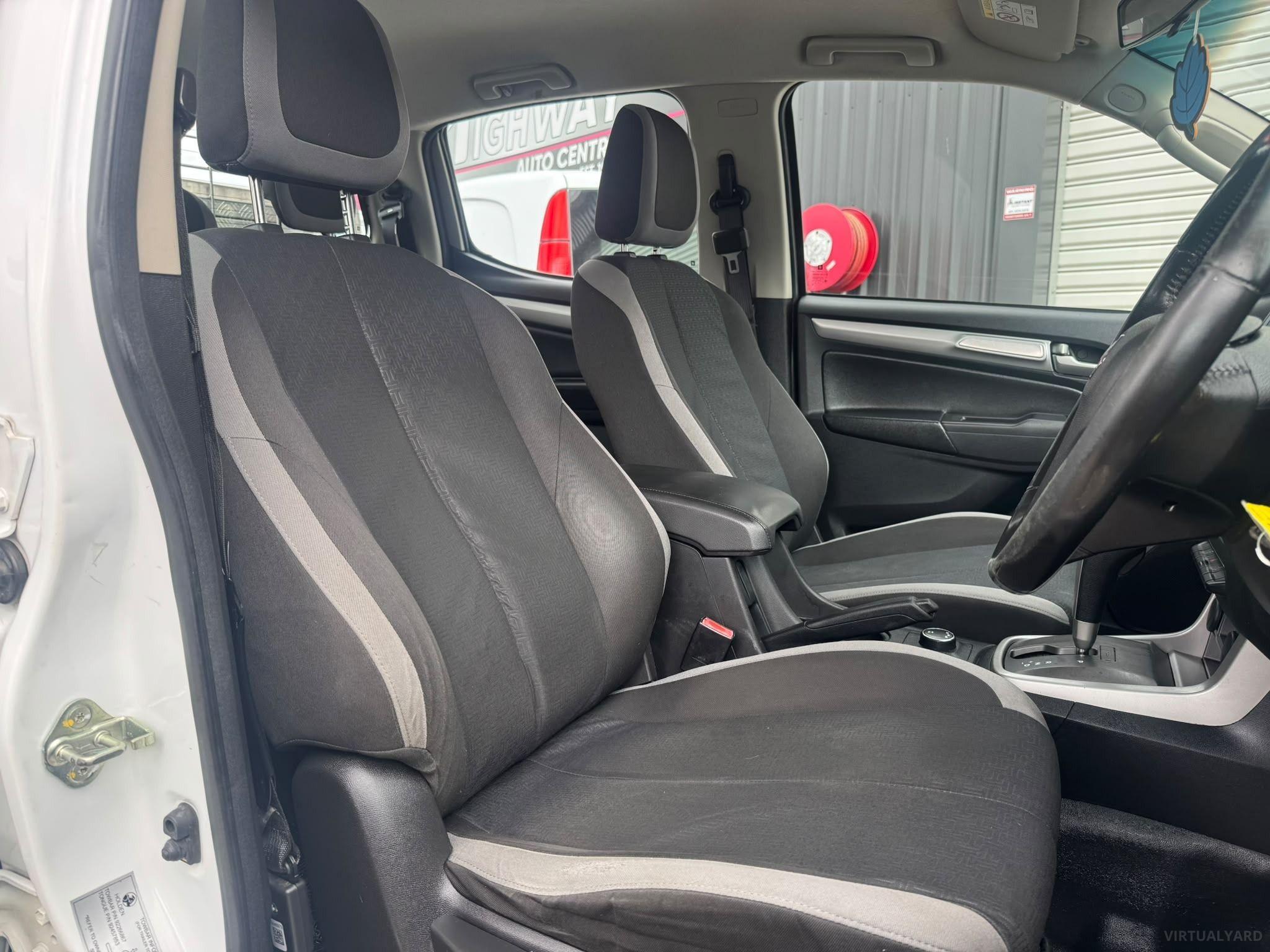 HOLDEN COLORADO