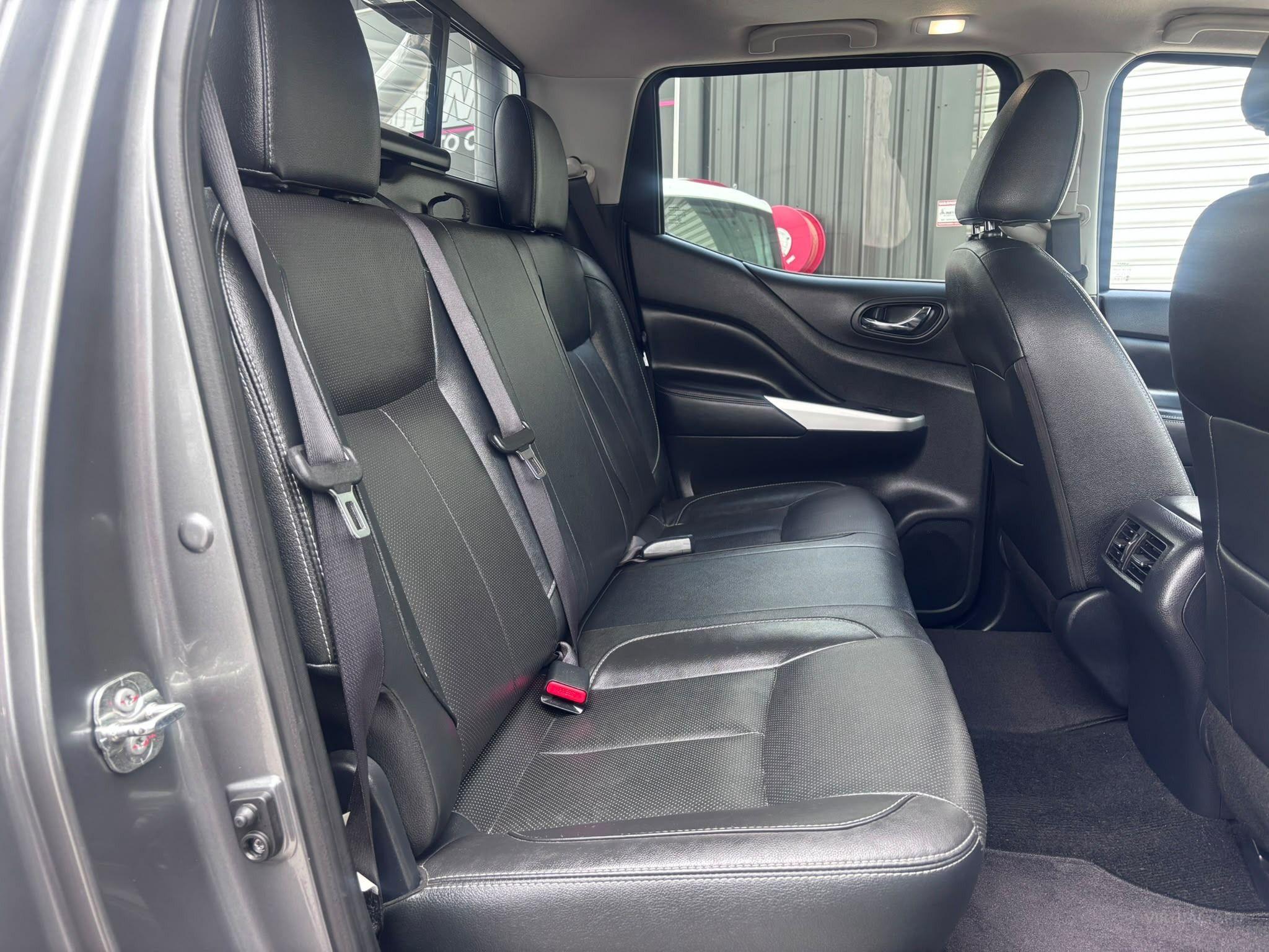 NISSAN NAVARA