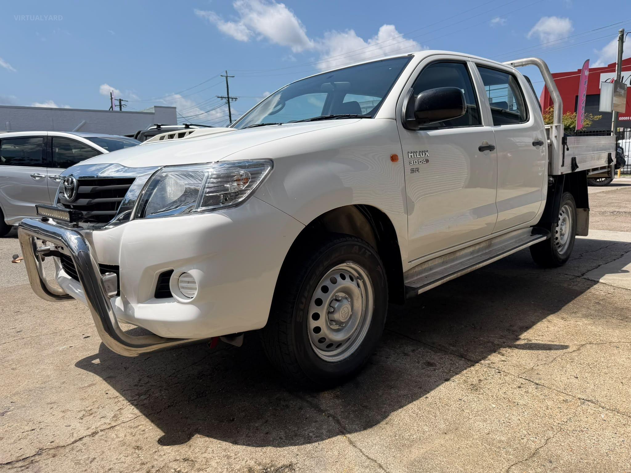 TOYOTA HILUX