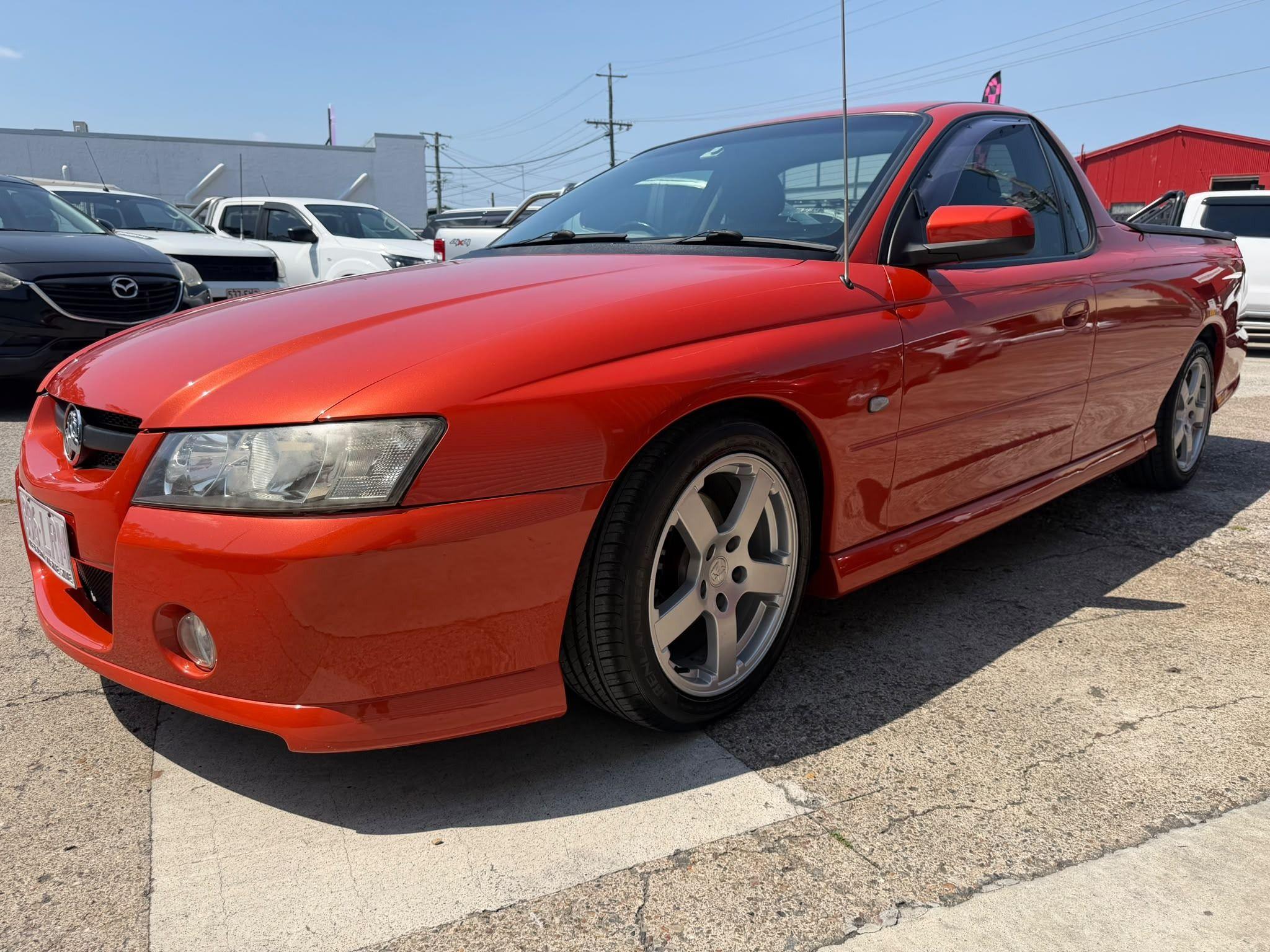 HOLDEN COMMODORE