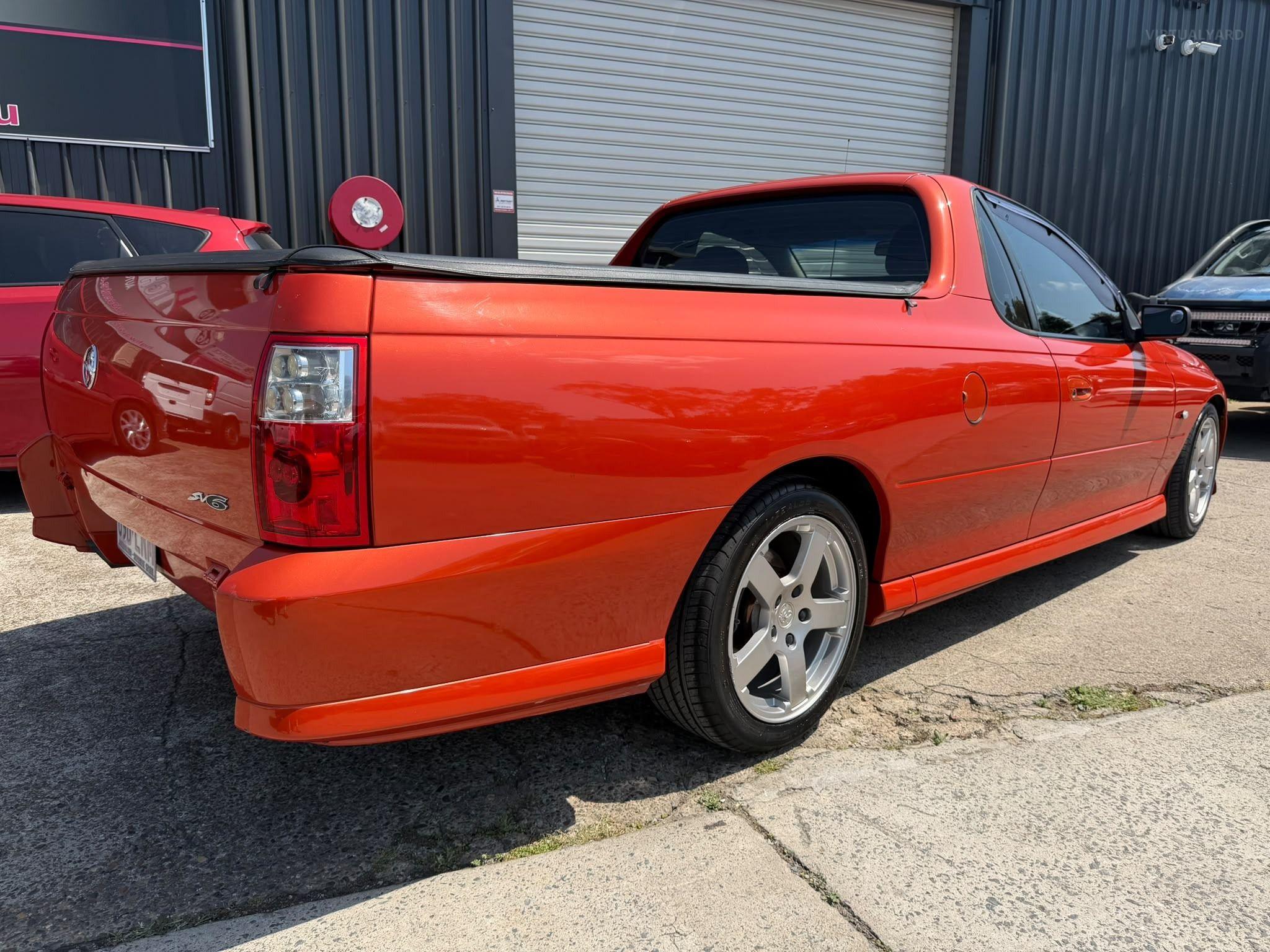 HOLDEN COMMODORE
