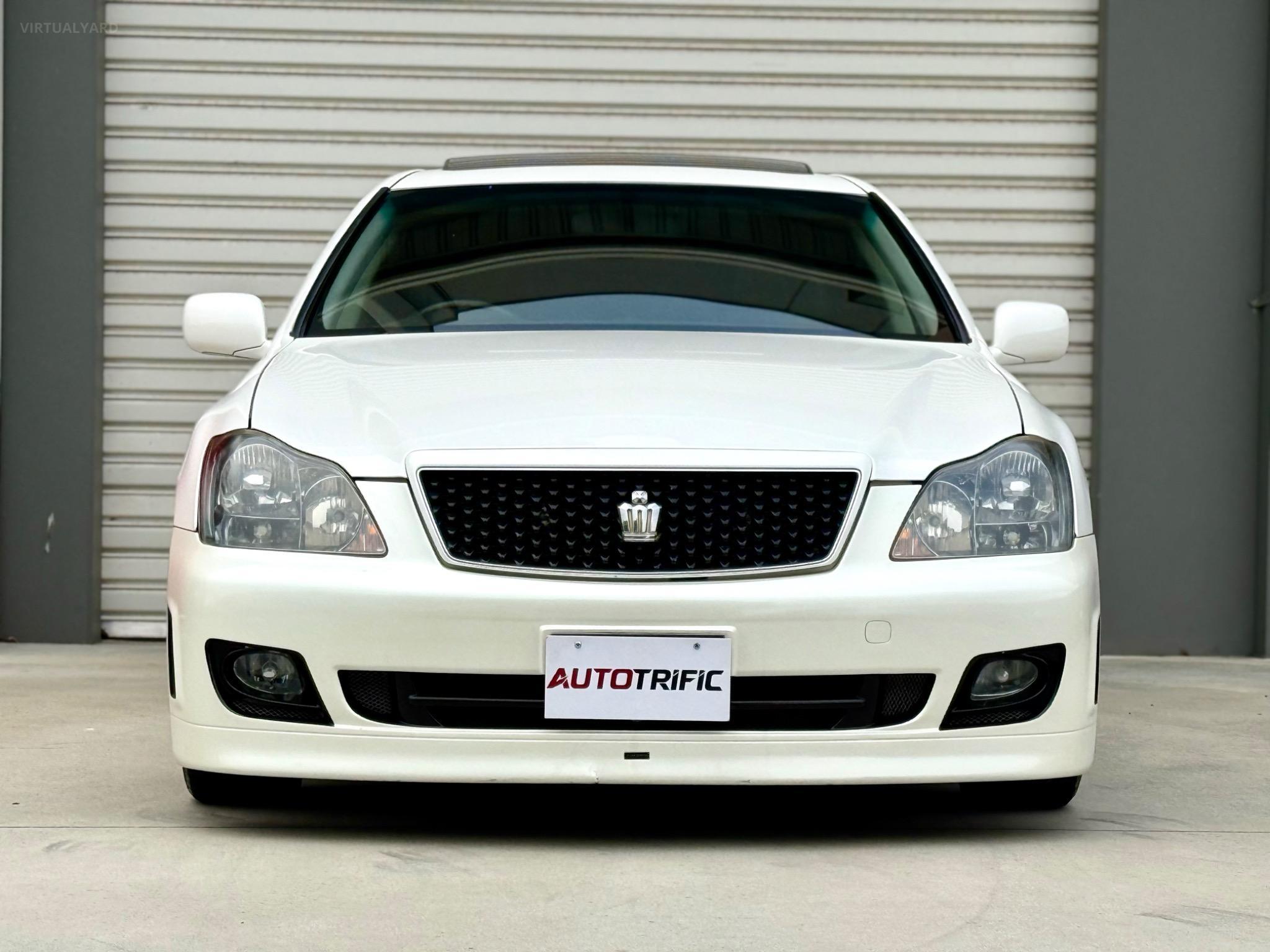 TOYOTA CROWN