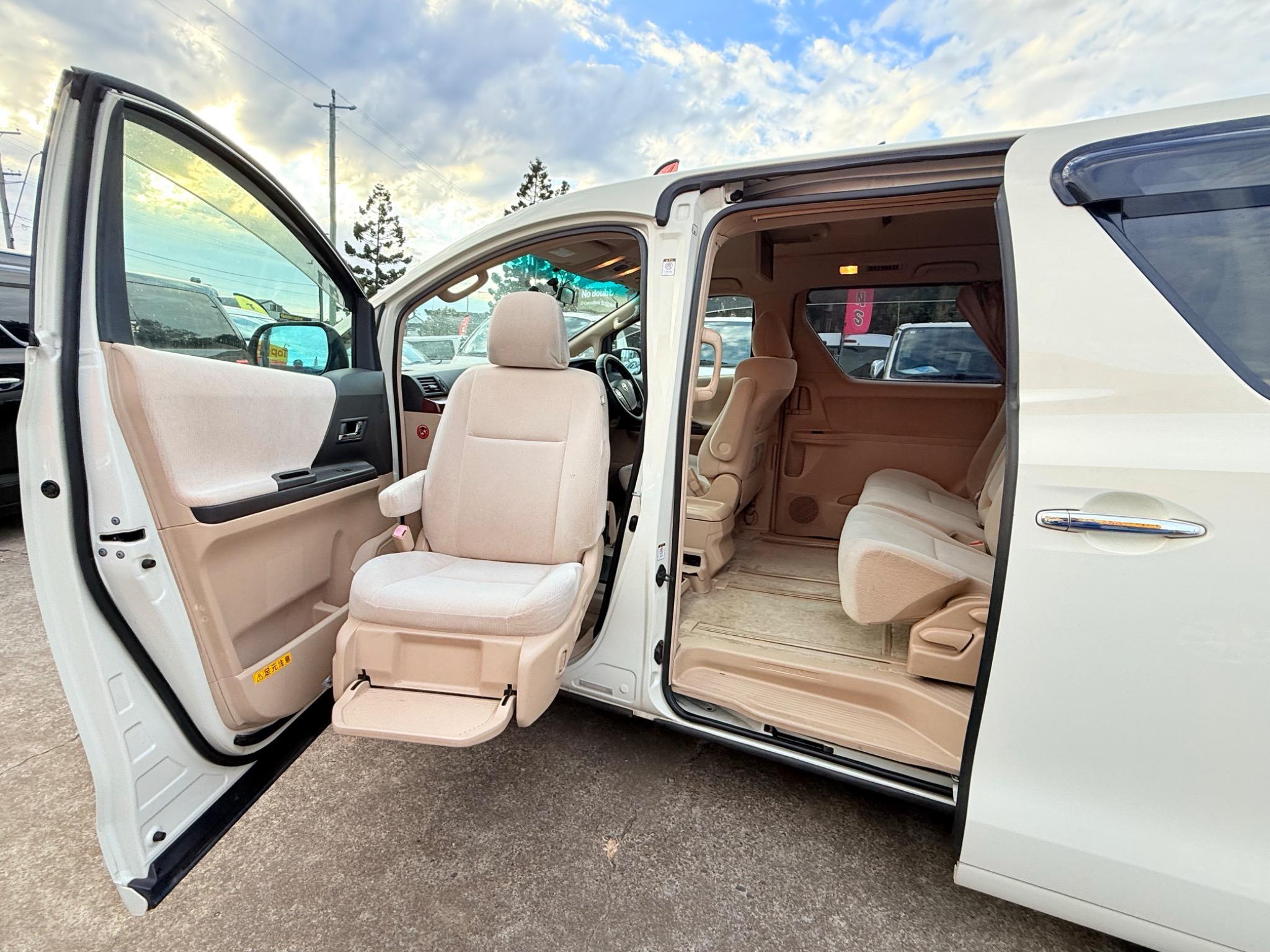 TOYOTA ALPHARD