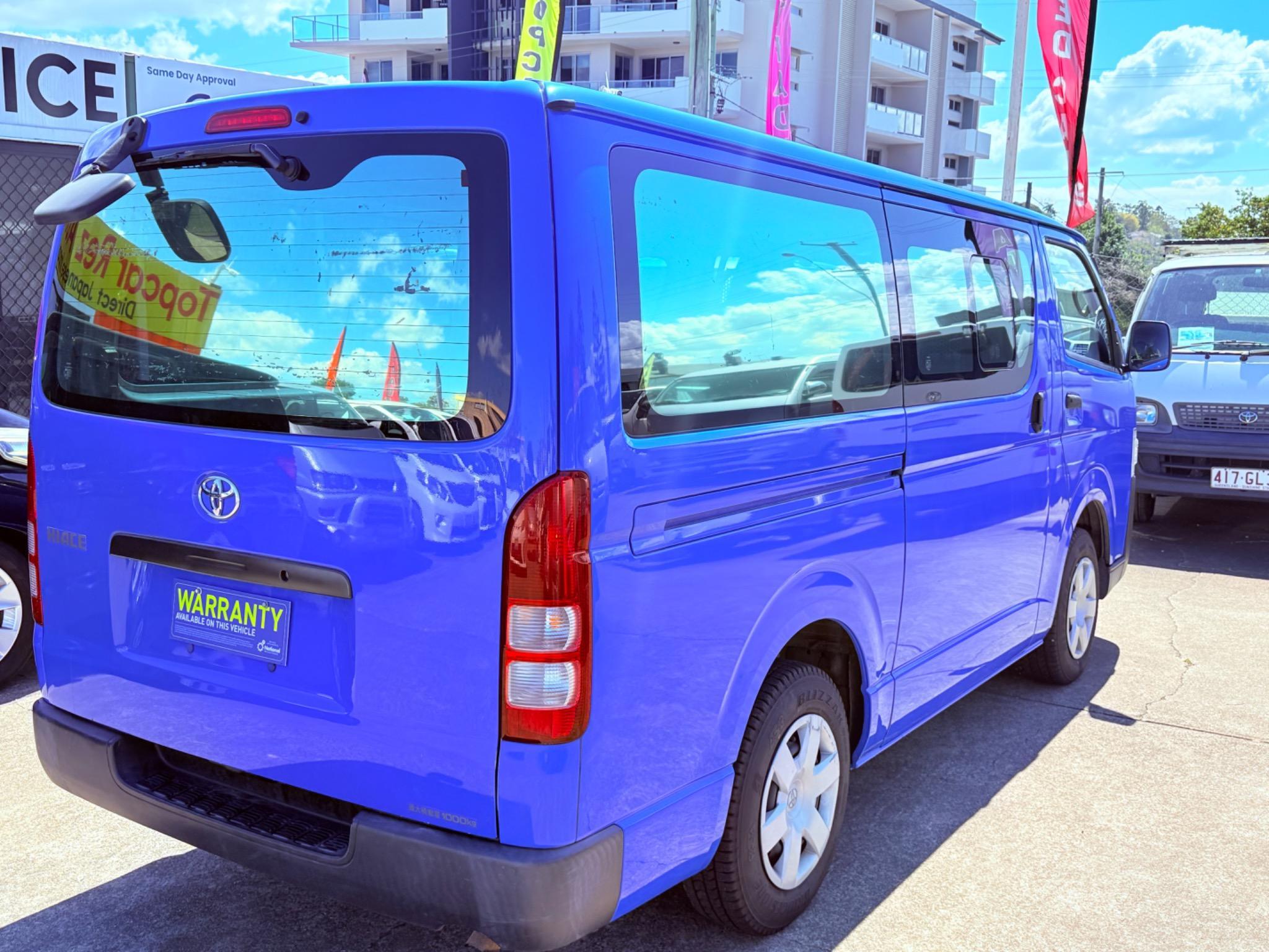 TOYOTA HIACE