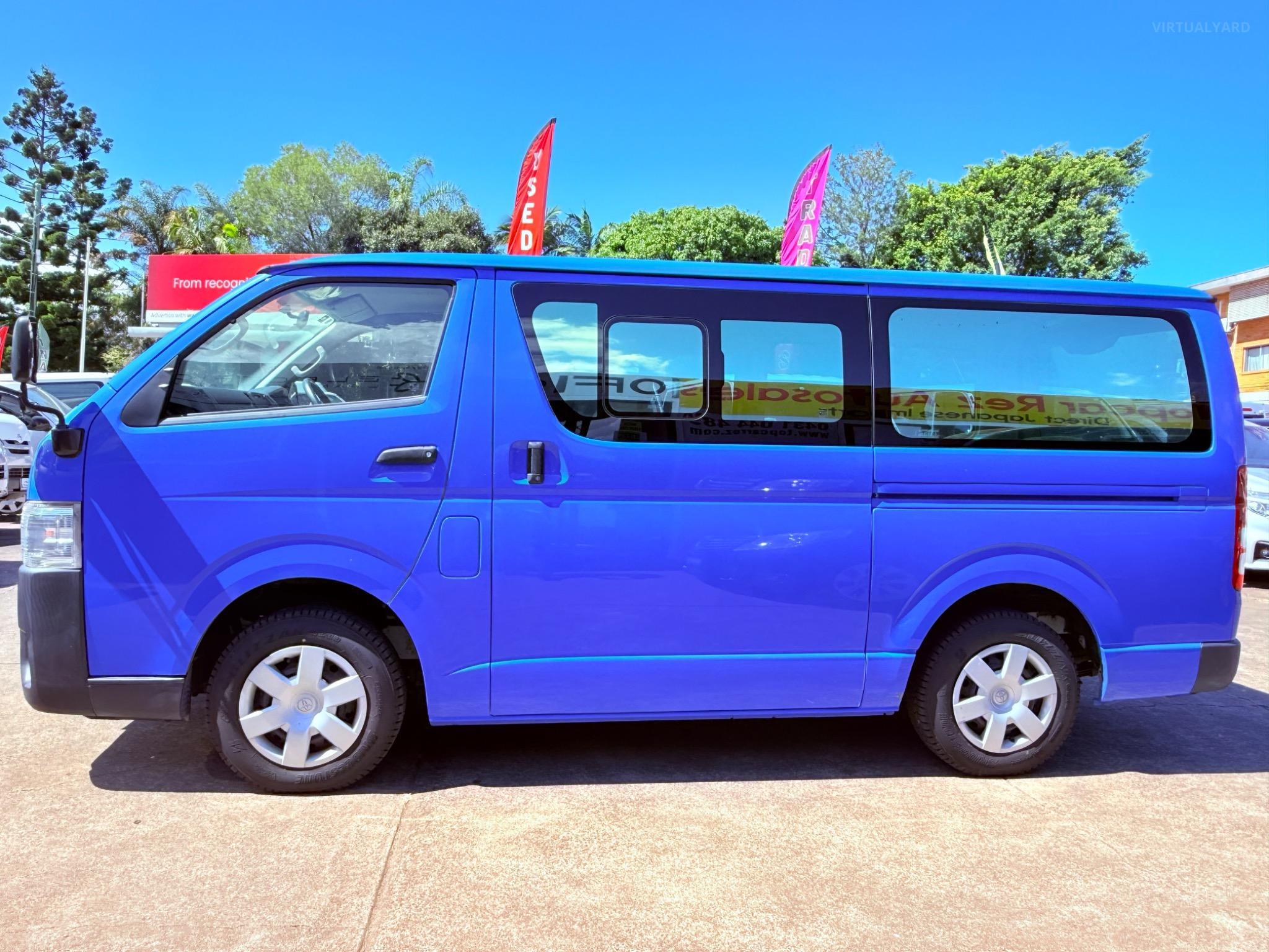 TOYOTA HIACE