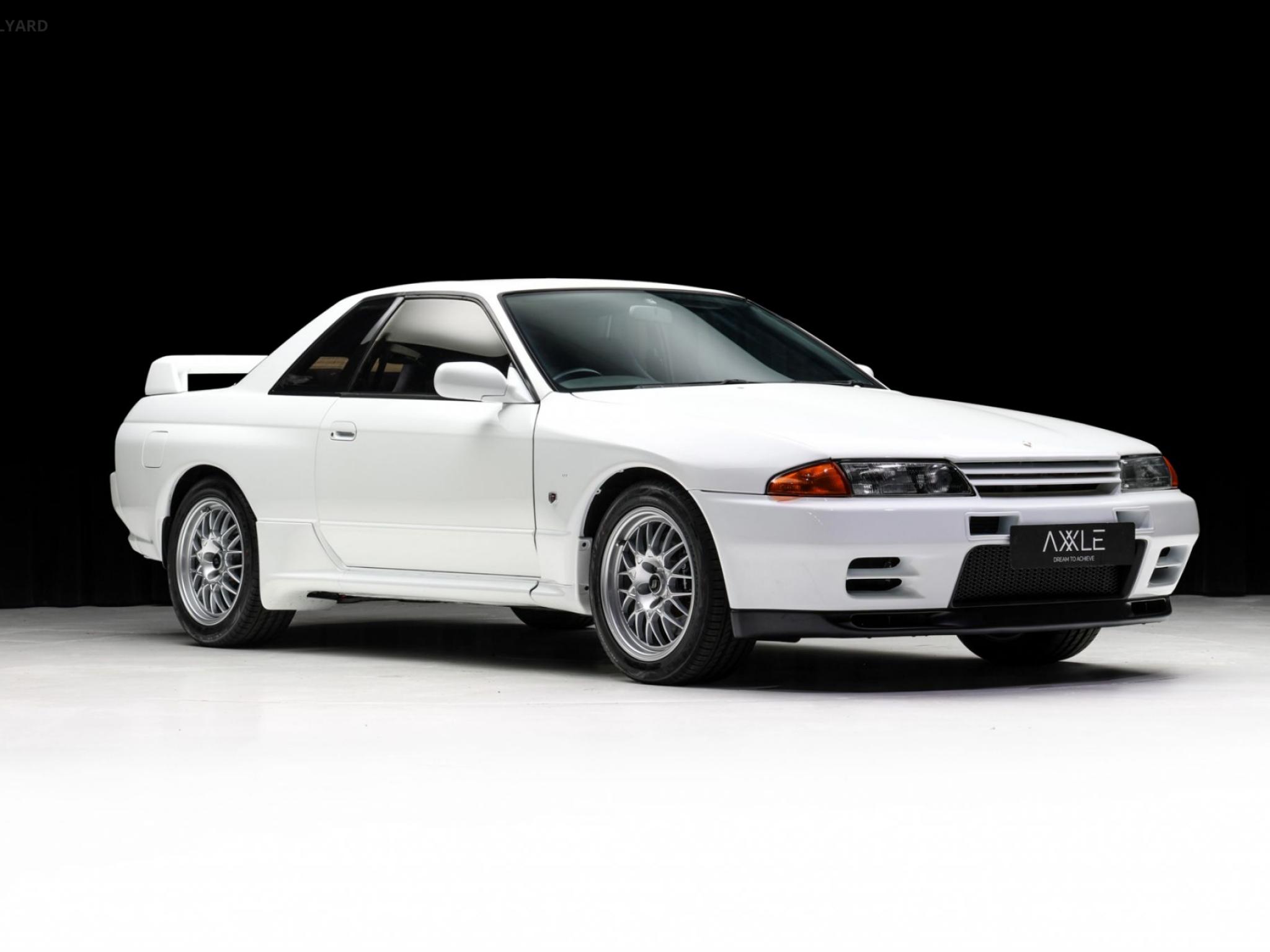 NISSAN SKYLINE