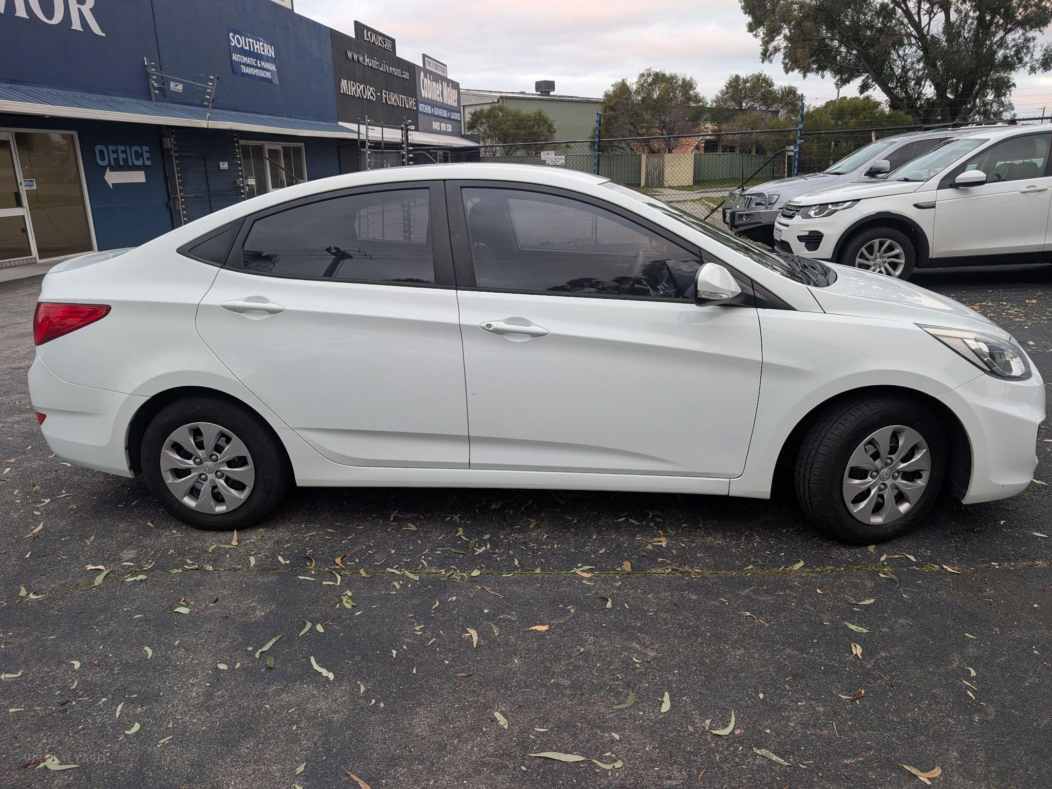 HYUNDAI ACCENT