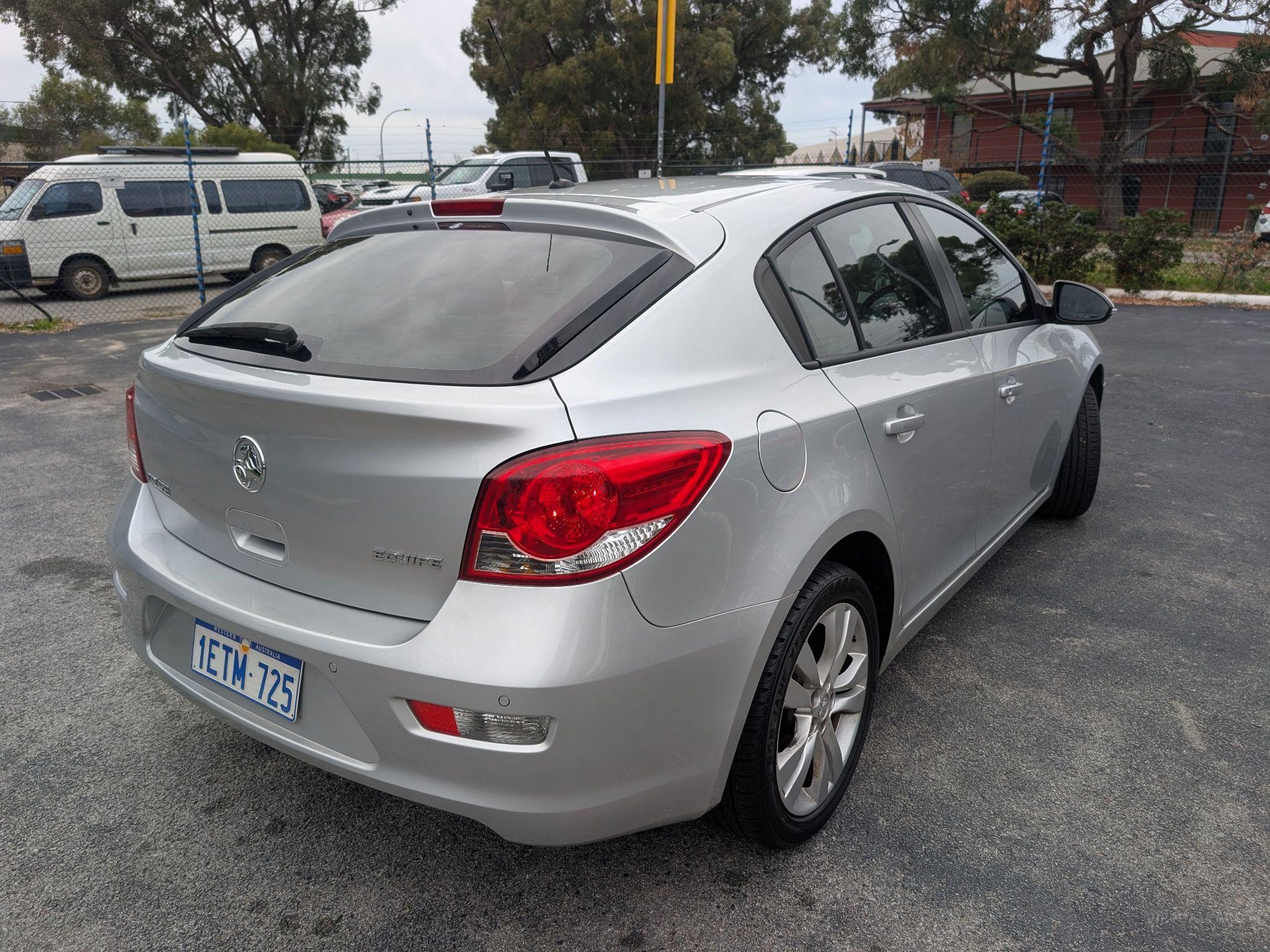 HOLDEN CRUZE