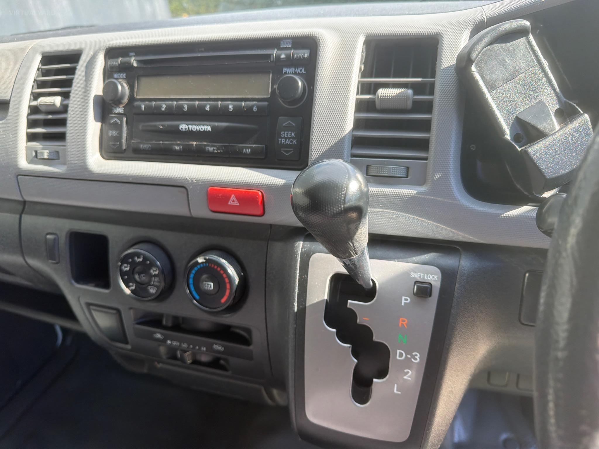 TOYOTA HIACE TRH201R VAN LWB 4DR AUTO 4SP, 1099KG 2.7I image 17