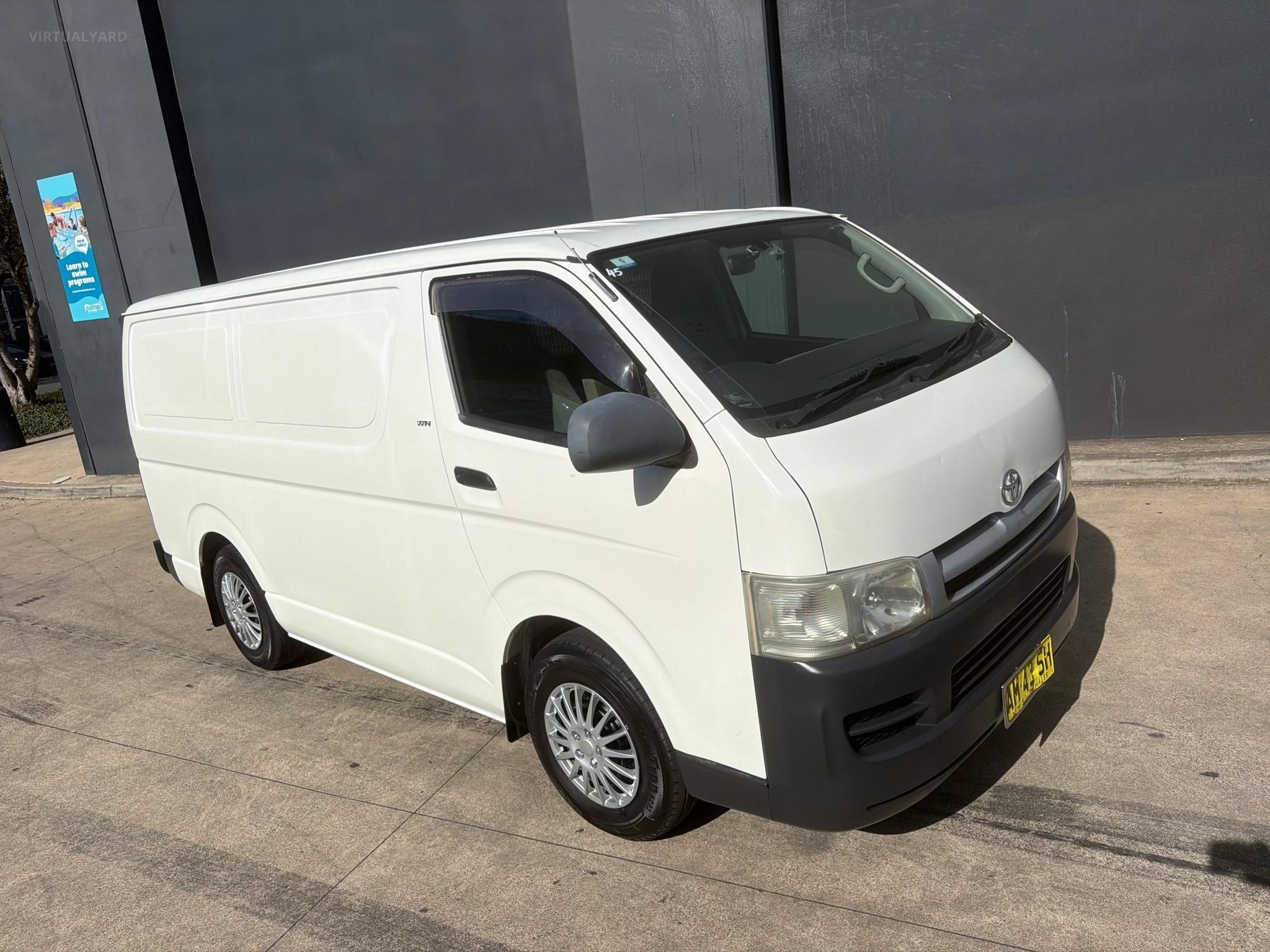 TOYOTA HIACE TRH201R VAN LWB 4DR AUTO 4SP, 1099KG 2.7I image 20