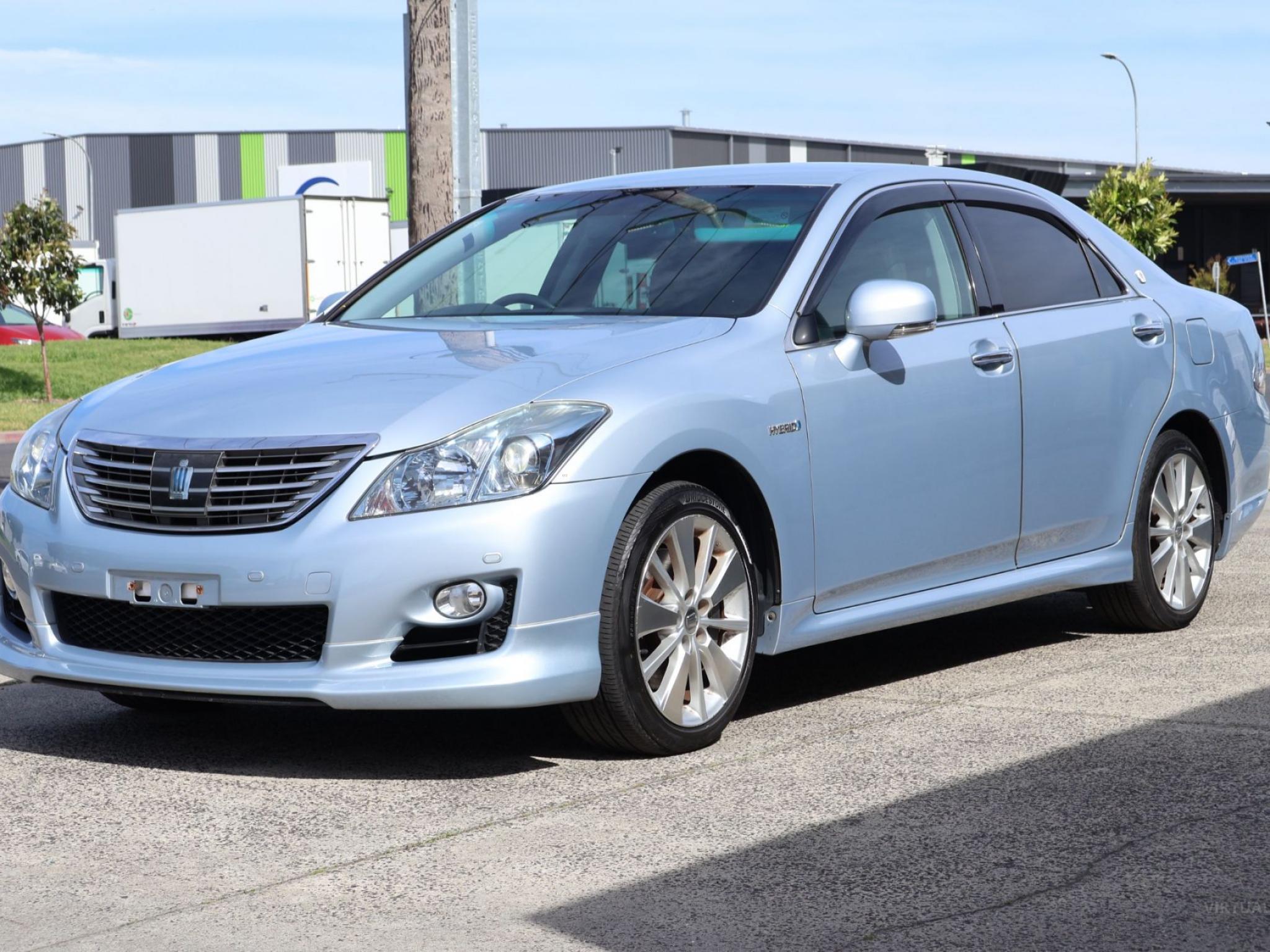 TOYOTA CROWN