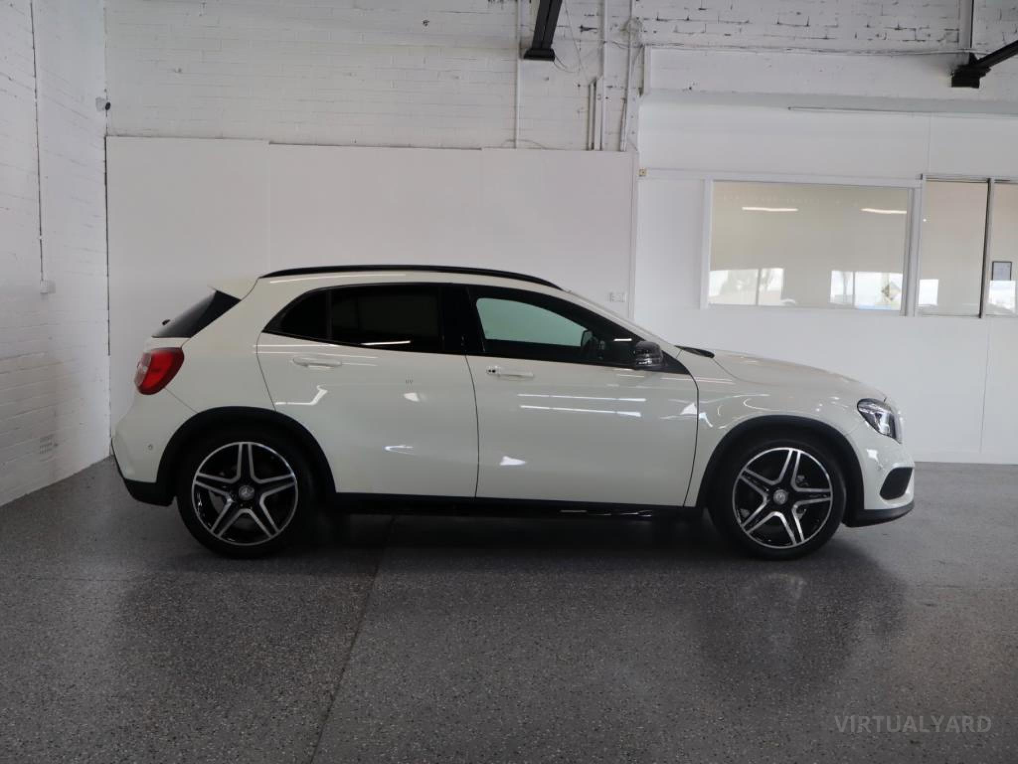 MERCEDES-BENZ GLA