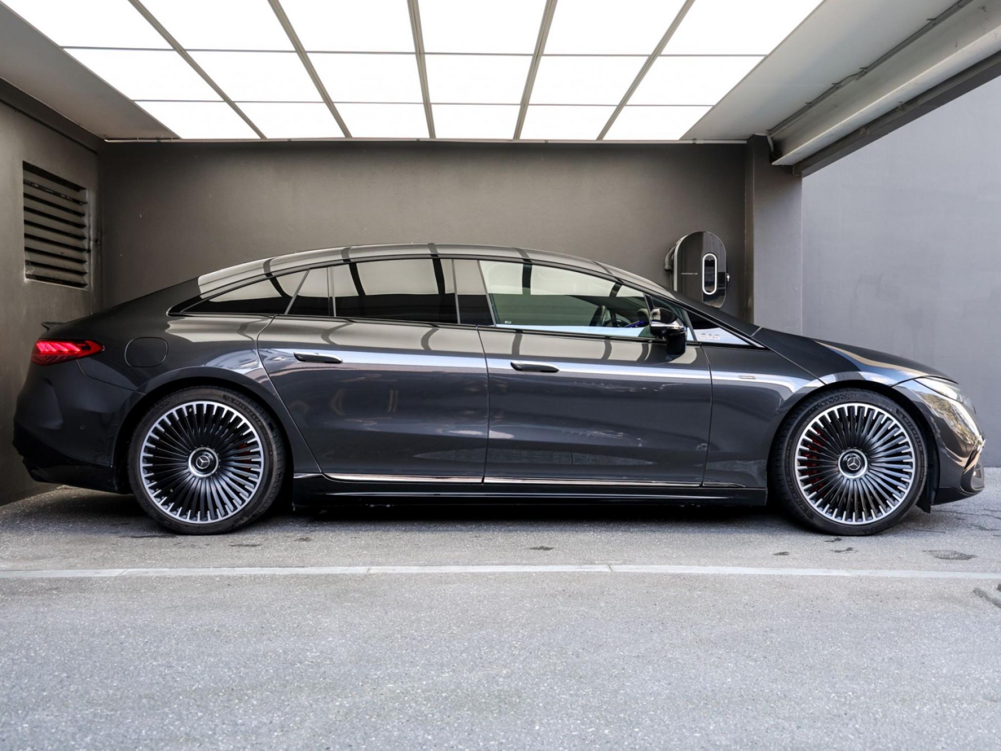 MERCEDES-AMG EQS