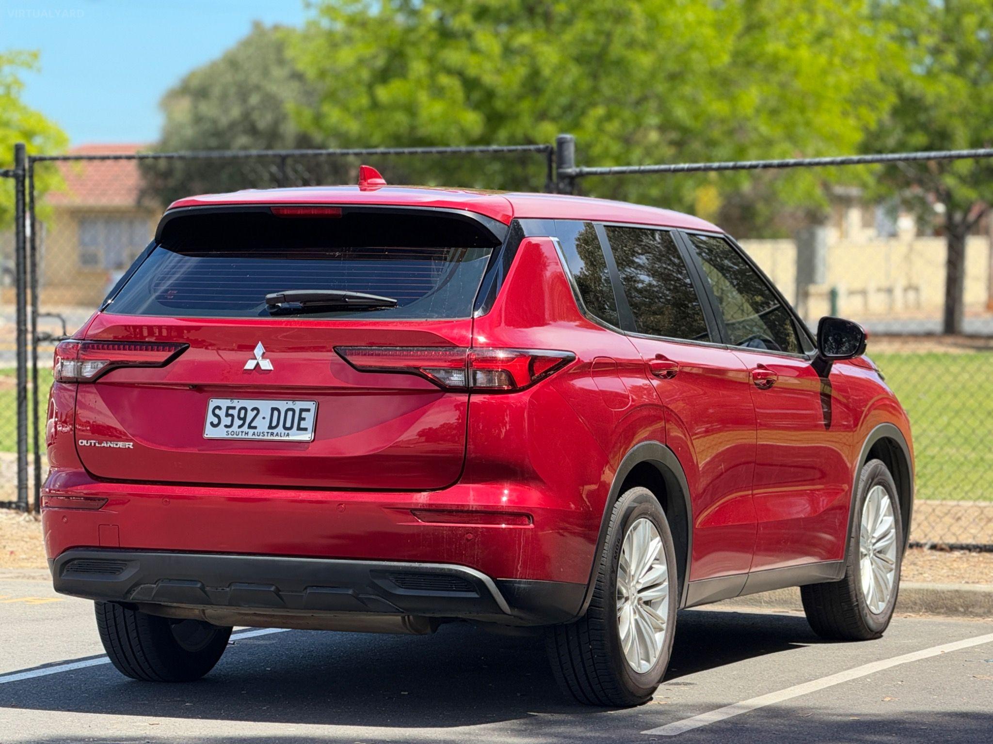 MITSUBISHI OUTLANDER