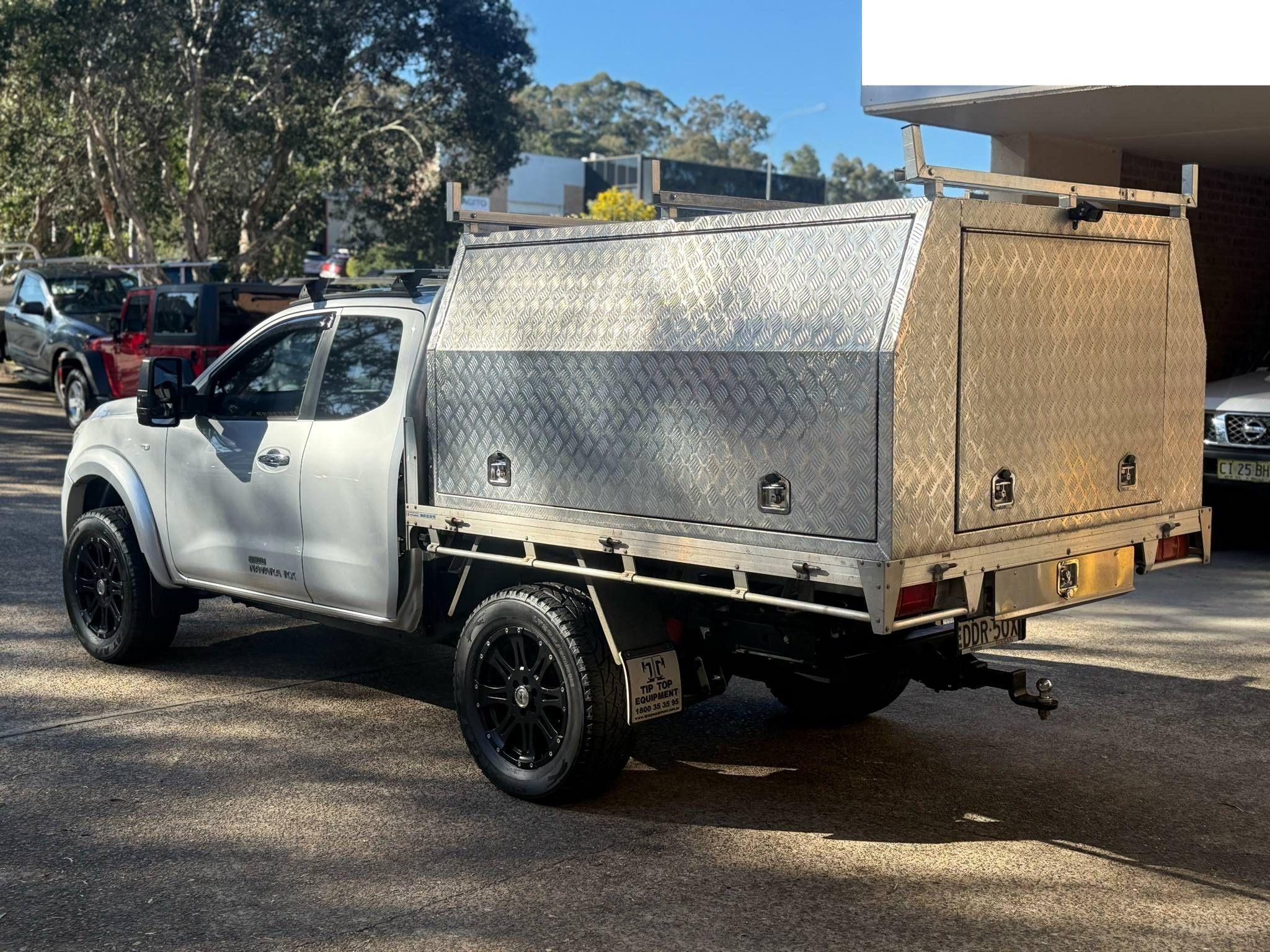 NISSAN NAVARA