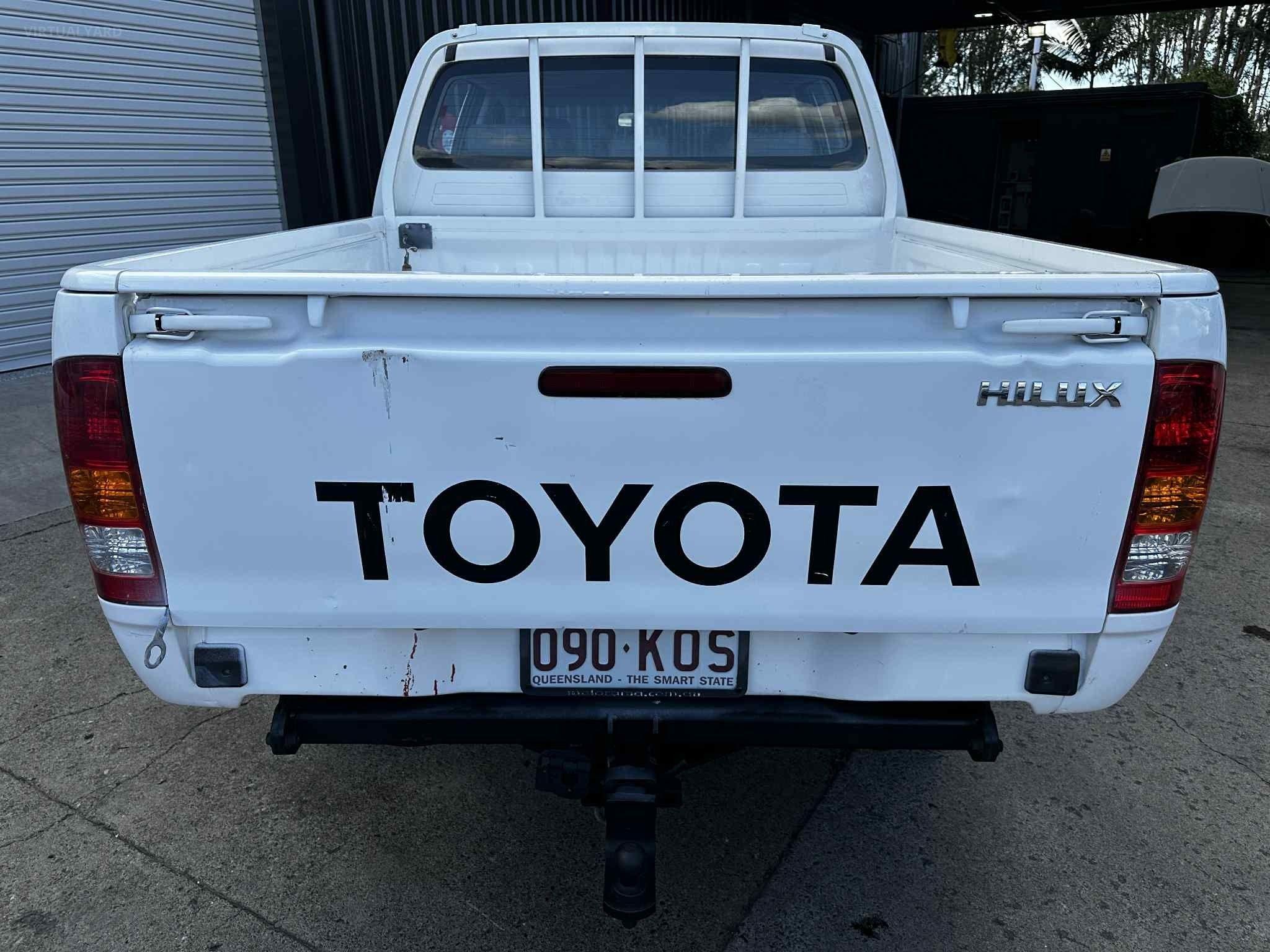 TOYOTA HILUX