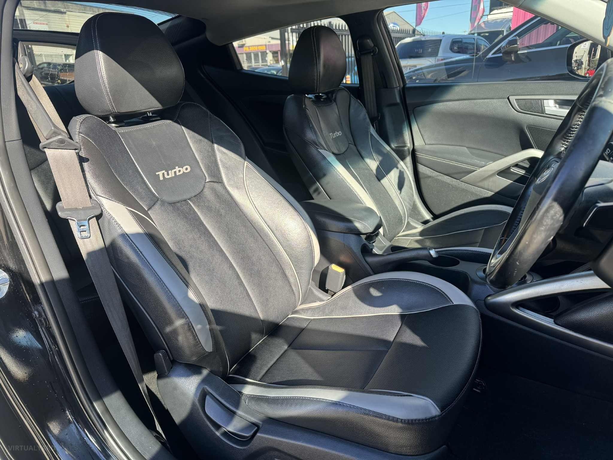 HYUNDAI VELOSTER