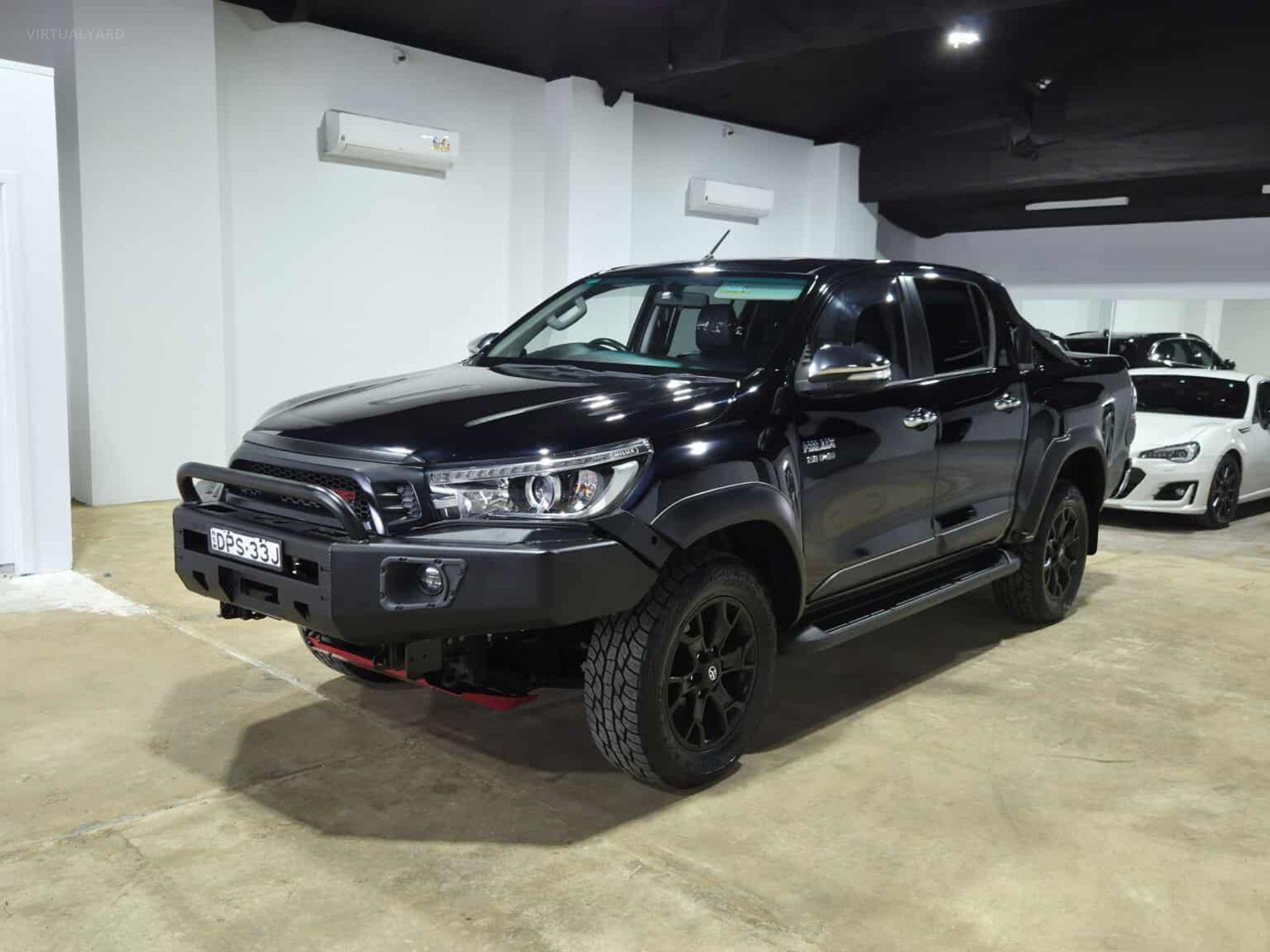 TOYOTA HILUX