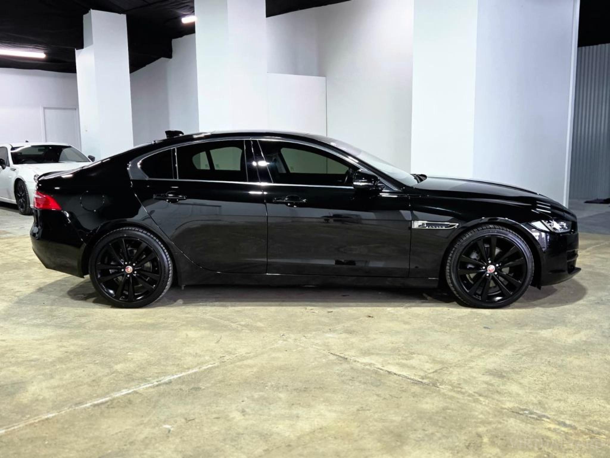 JAGUAR XE