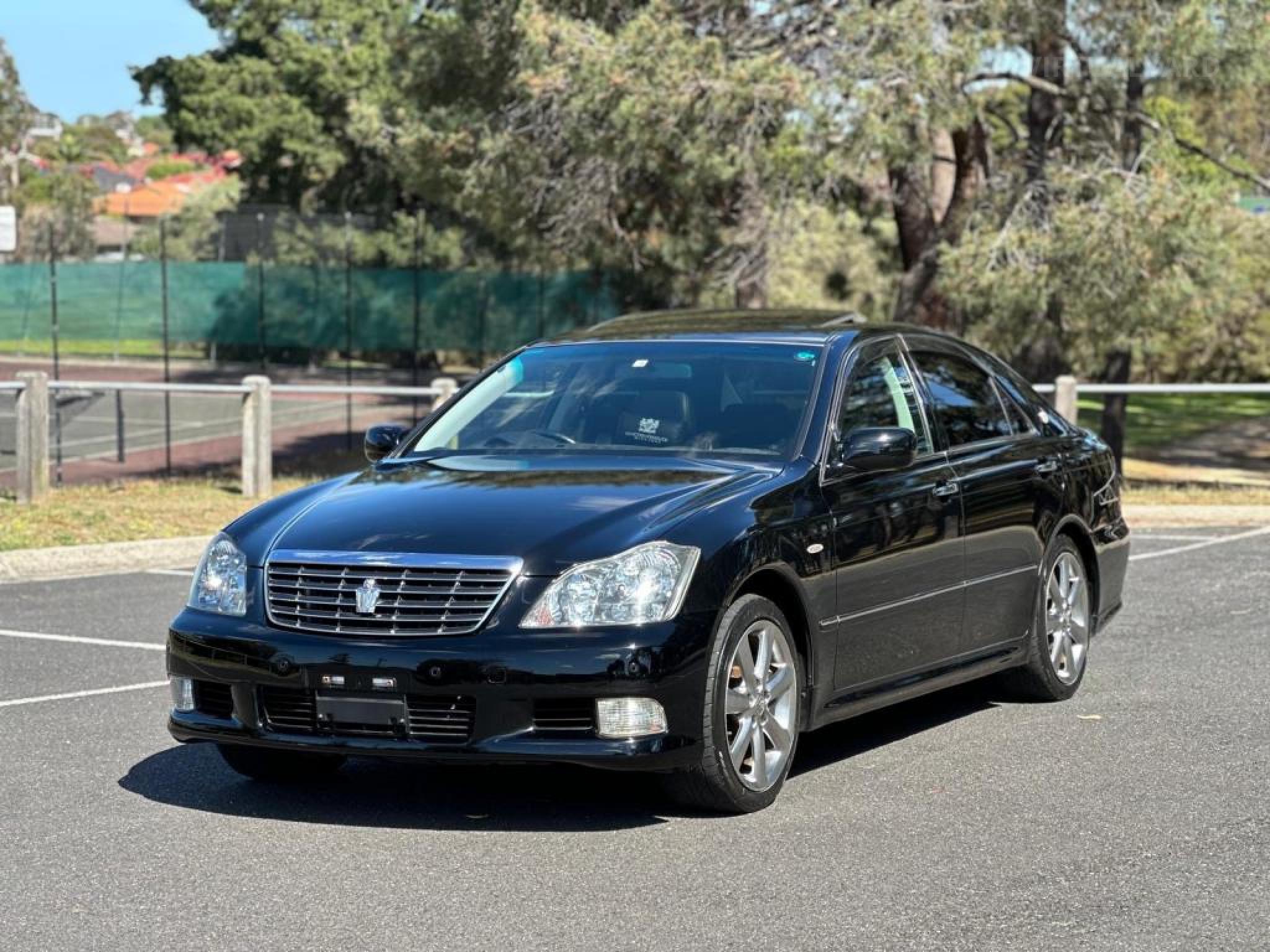 TOYOTA CROWN ATHLETE