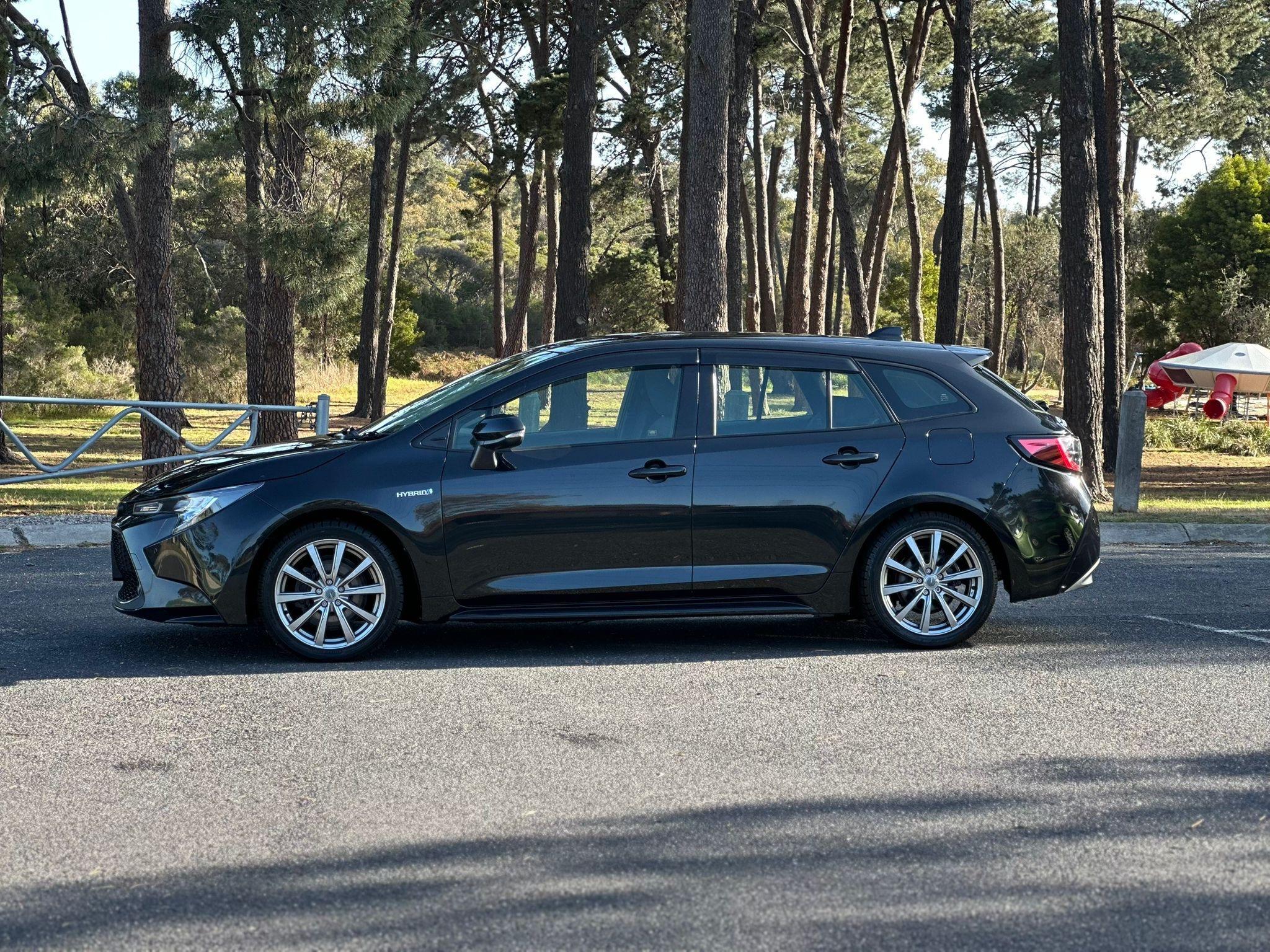 TOYOTA COROLLA TOURING WAGON HYBRID