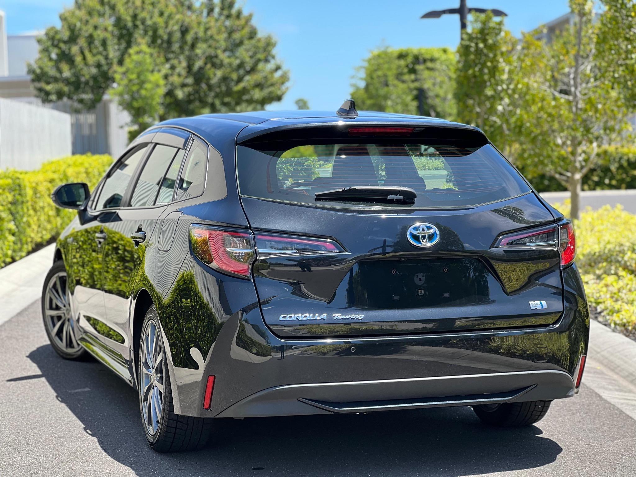 TOYOTA COROLLA TOURING WAGON HYBRID