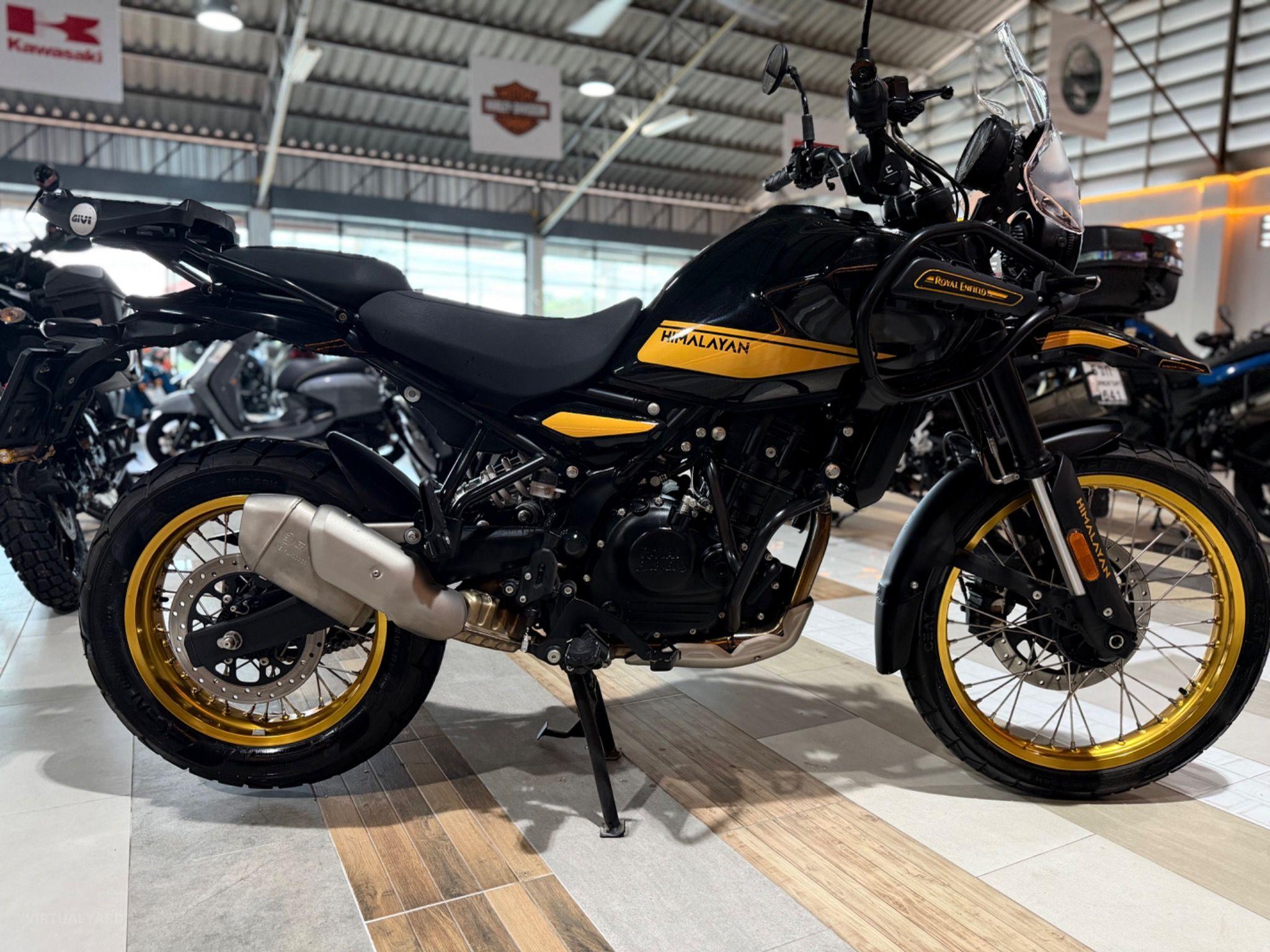 ROYAL ENFIELD HIMALAYAN 452