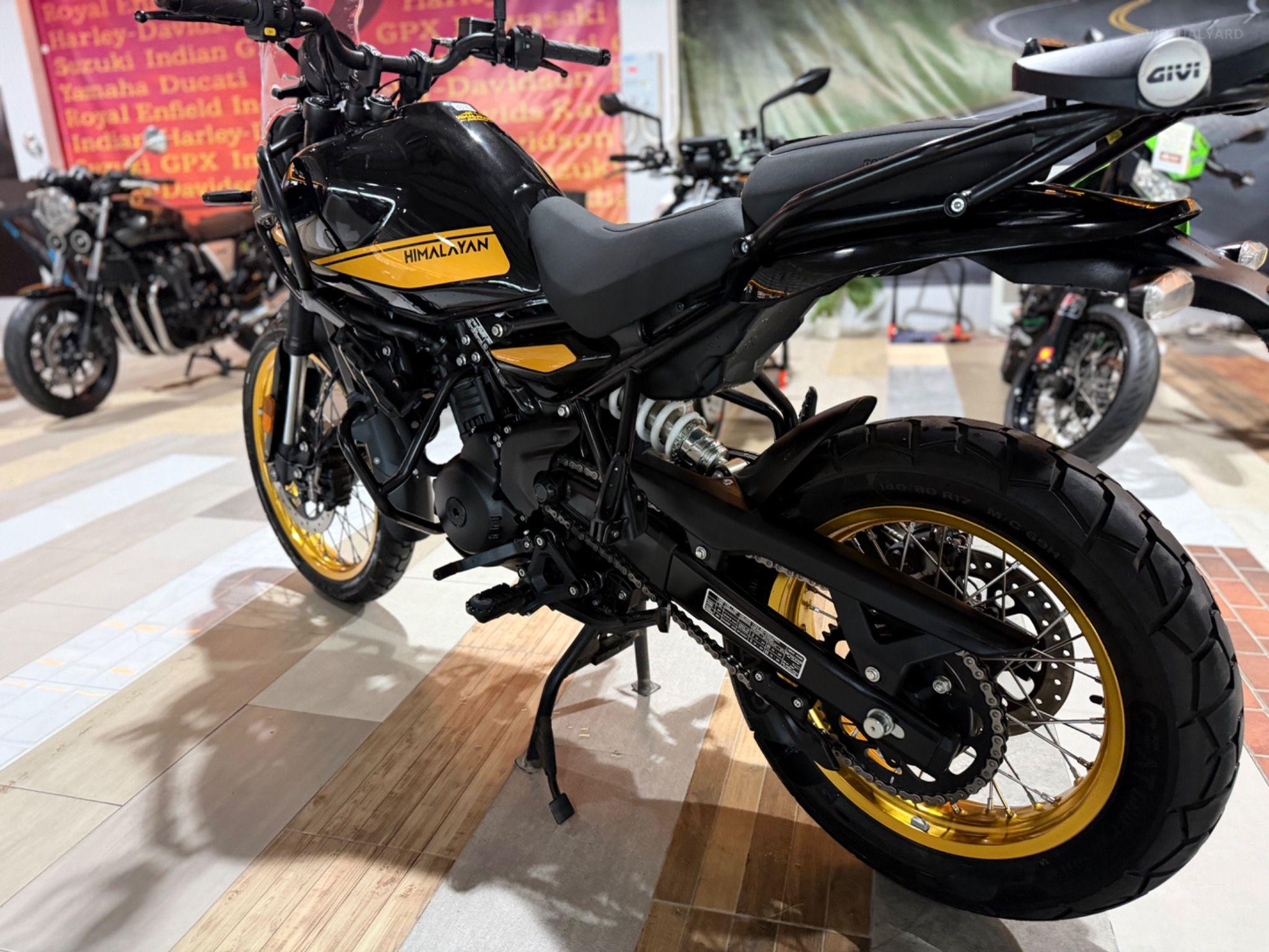 ROYAL ENFIELD HIMALAYAN 452