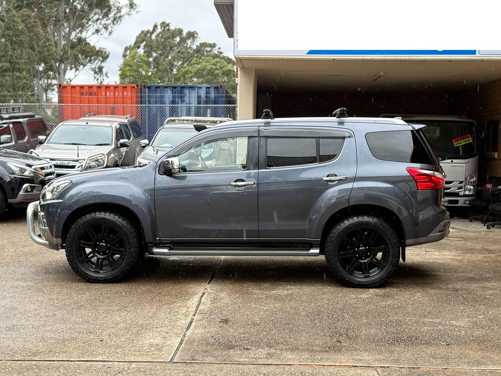 ISUZU MU-X